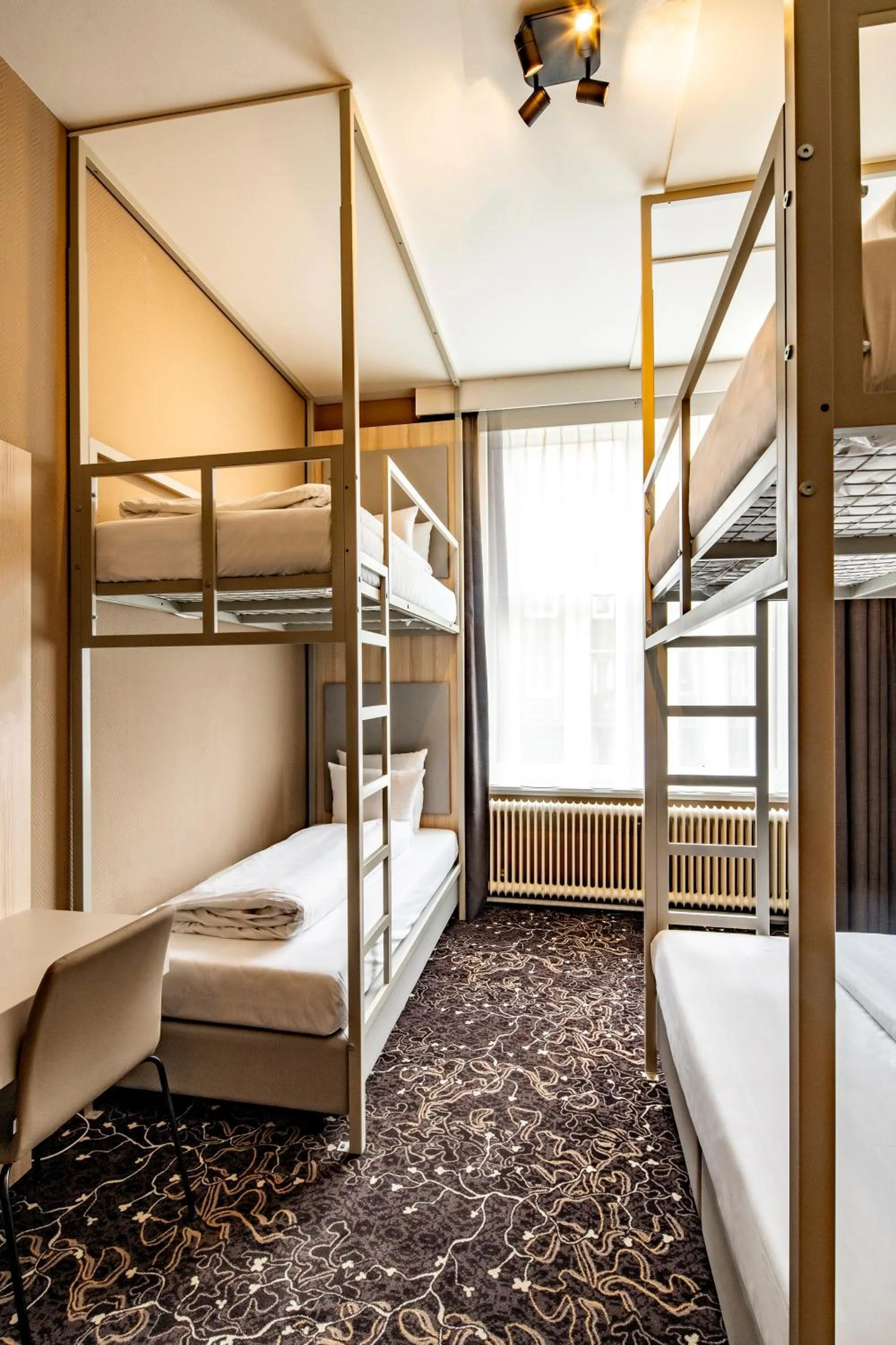 Bedroom, Bed in The Alfred Hotel