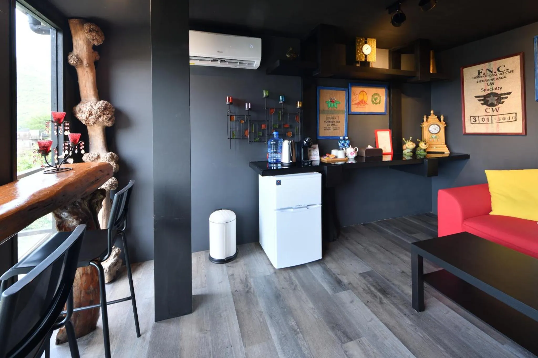 Living room in Windsor's Sunlight Han-Guan