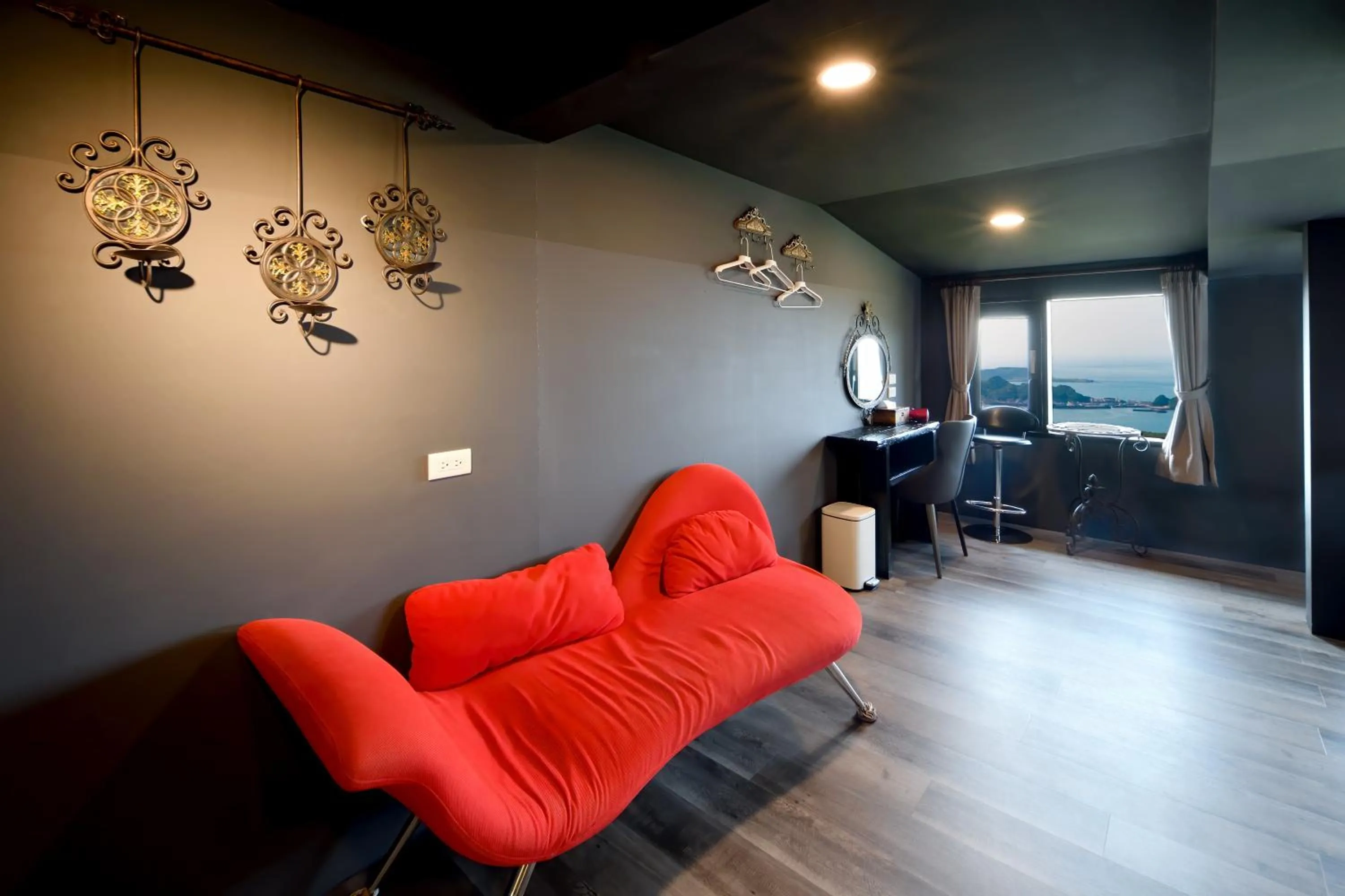 Living room in Windsor's Sunlight Han-Guan