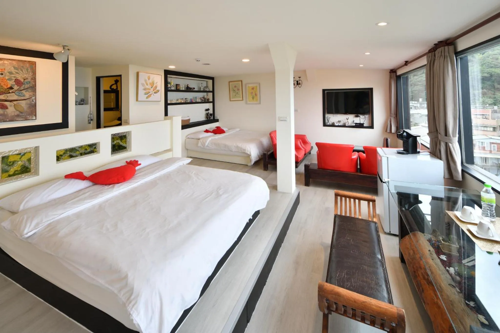 TV and multimedia, Bed in Windsor's Sunlight Han-Guan