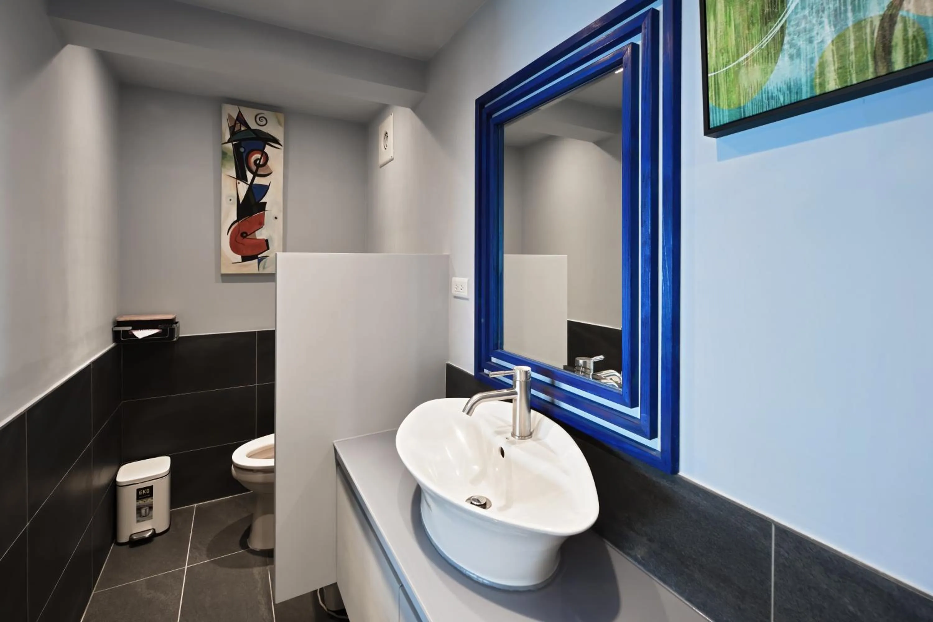 Bathroom in Windsor's Sunlight Han-Guan