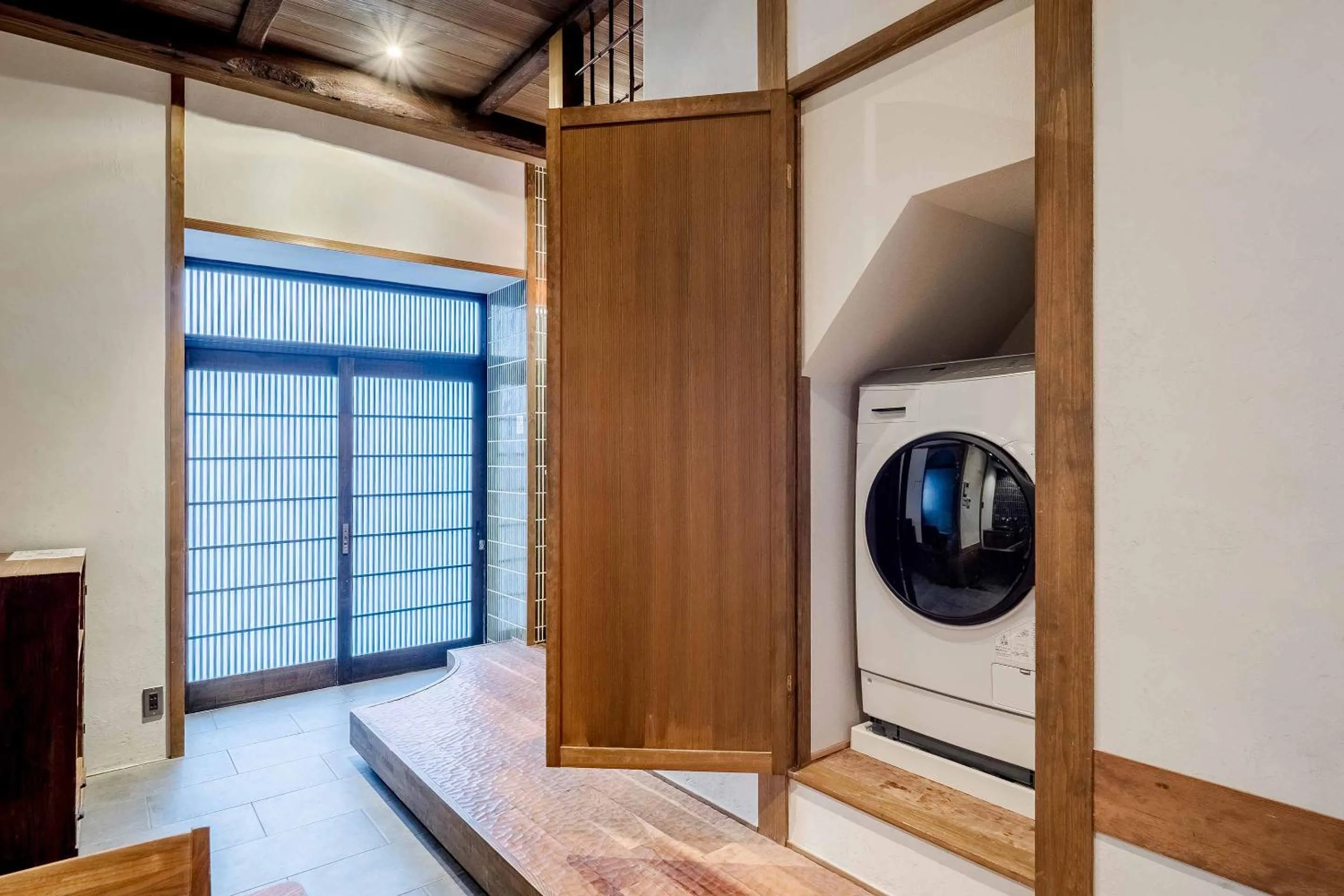 washing machine in Natsume an Machiya House