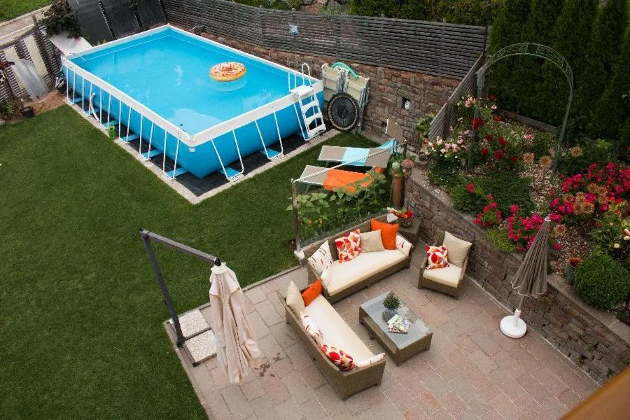 Swimming pool in Spanglerhaus