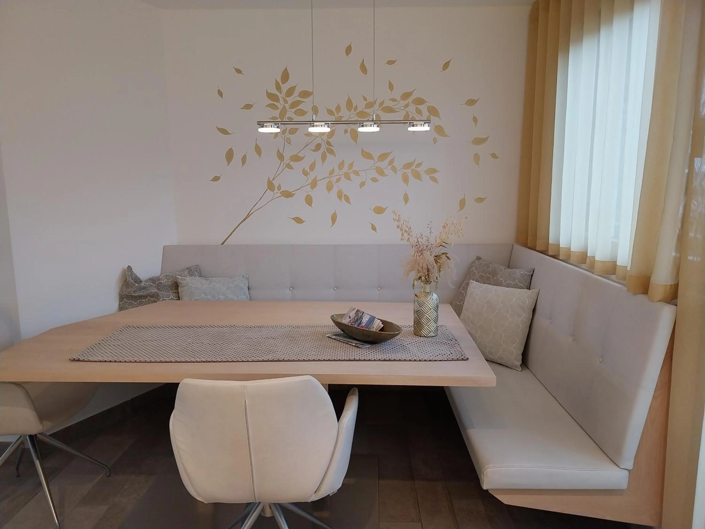 Dining area in Spanglerhaus
