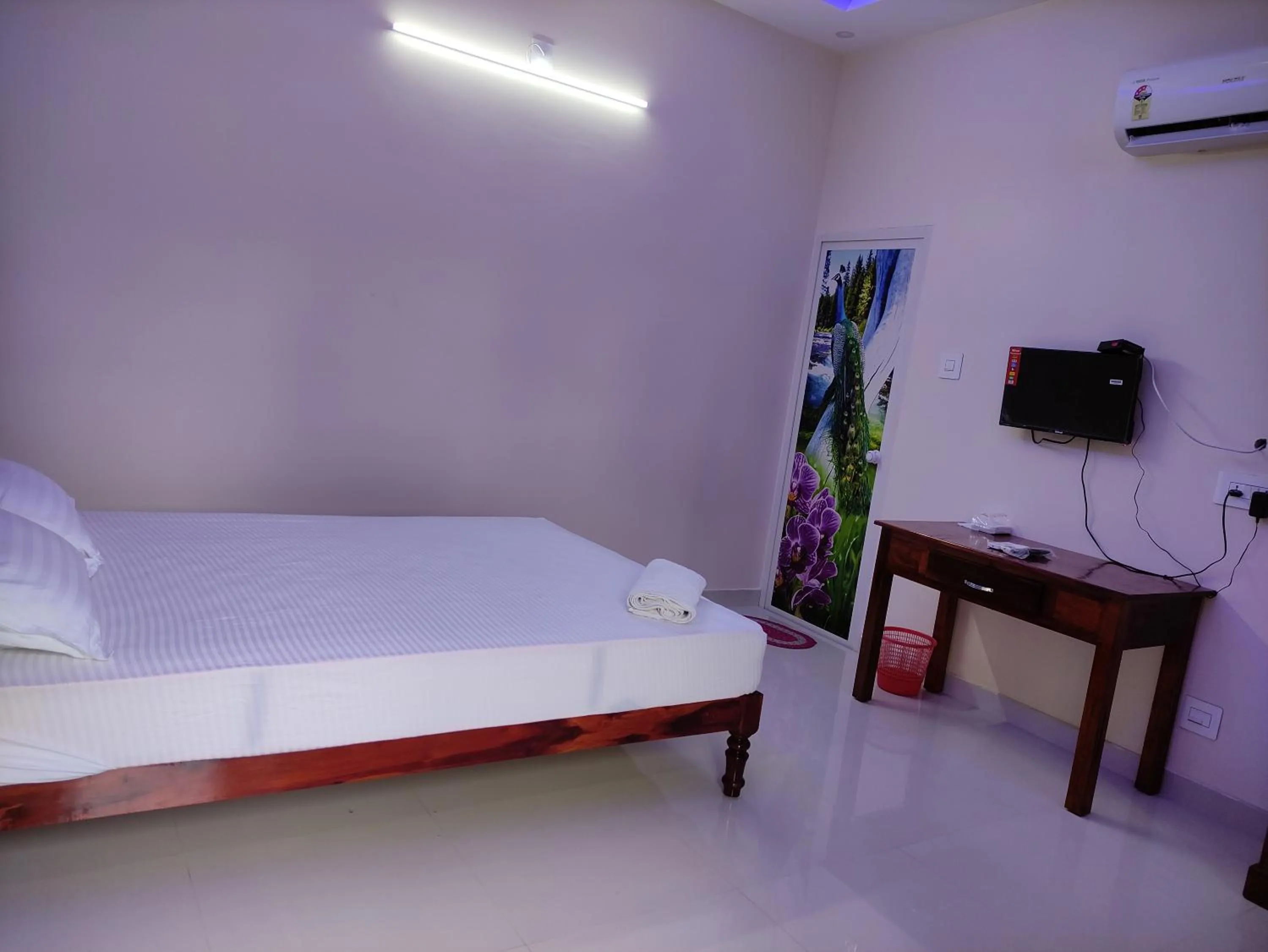 Bed in Kayaloram Resort
