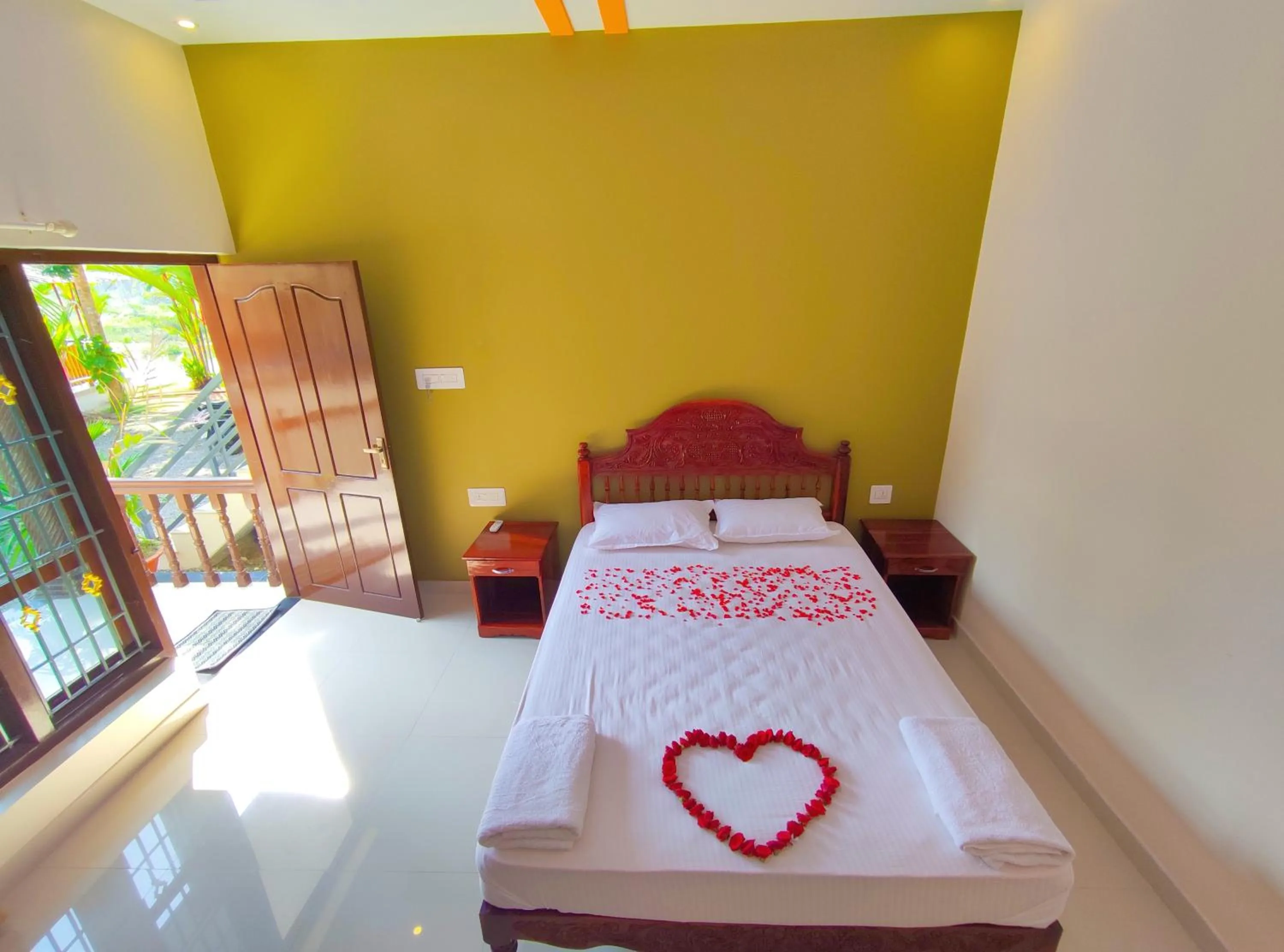 Bed in Kayaloram Resort