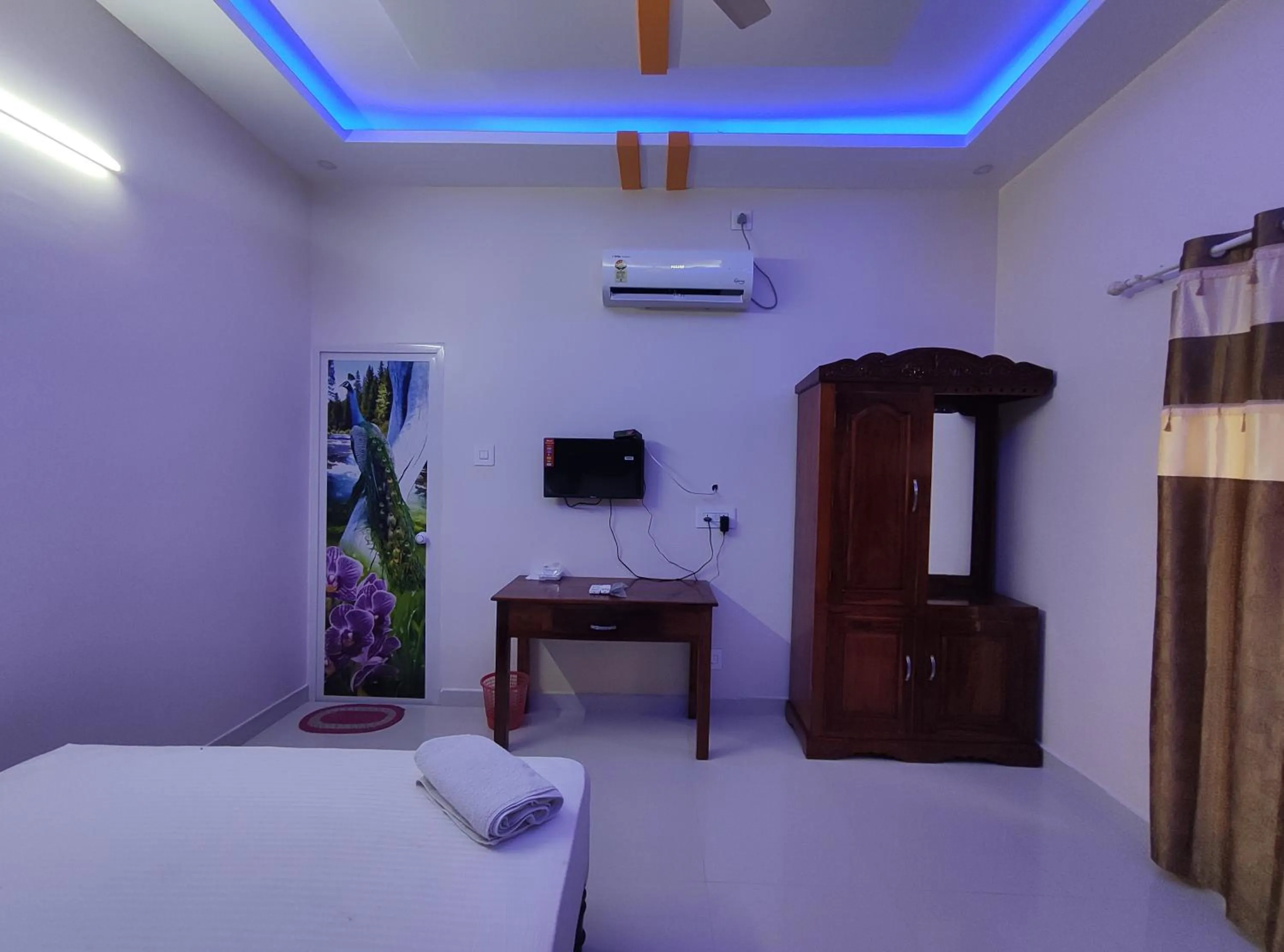 Bed in Kayaloram Resort