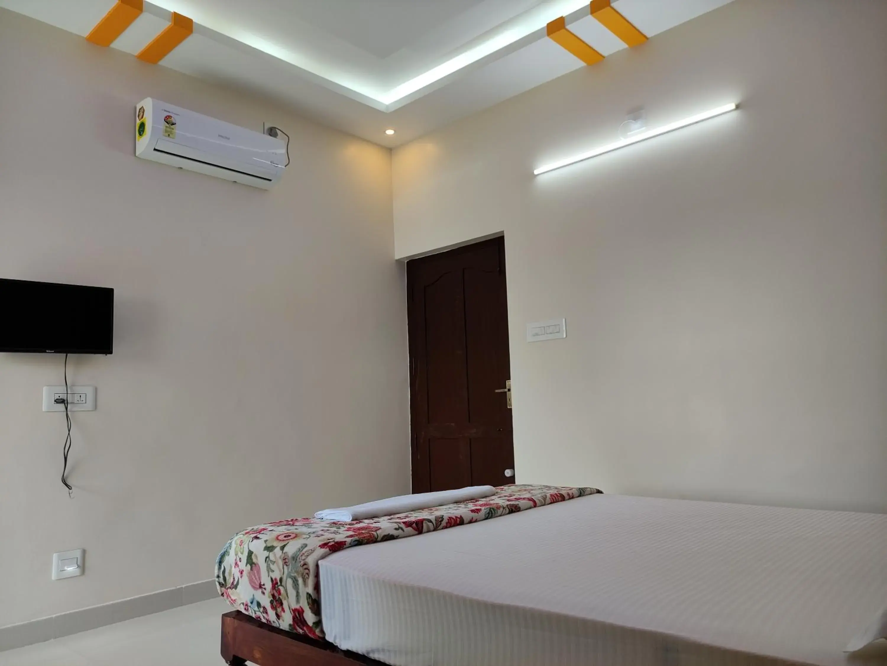 Bed in Kayaloram Resort Bed in Kayaloram Resort