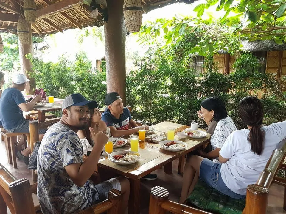 Restaurant/places to eat in Calayo Beach Resort