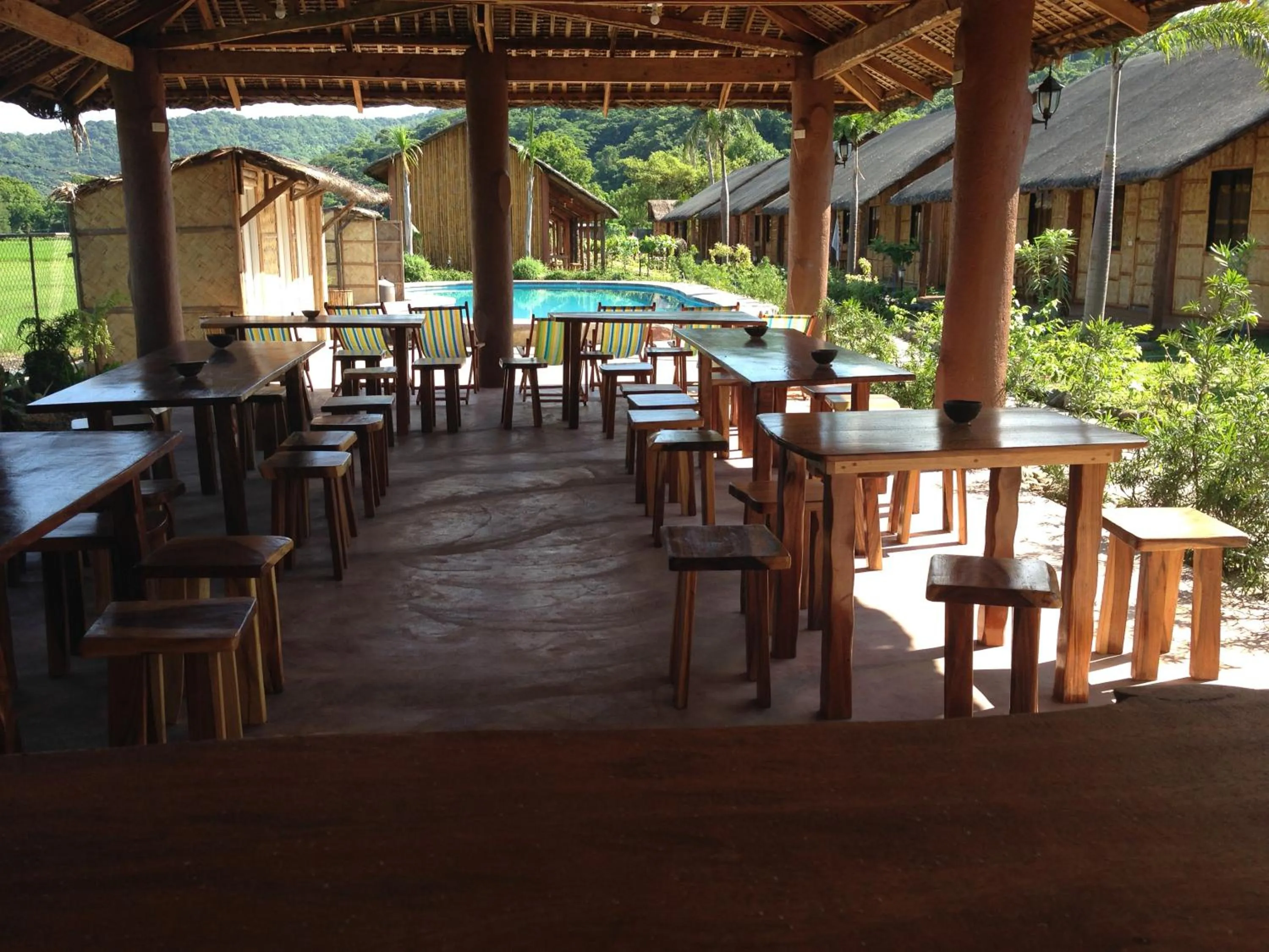 Restaurant/places to eat in Calayo Beach Resort