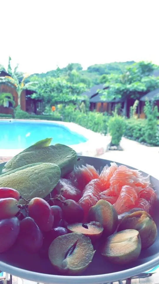 Food in Calayo Beach Resort