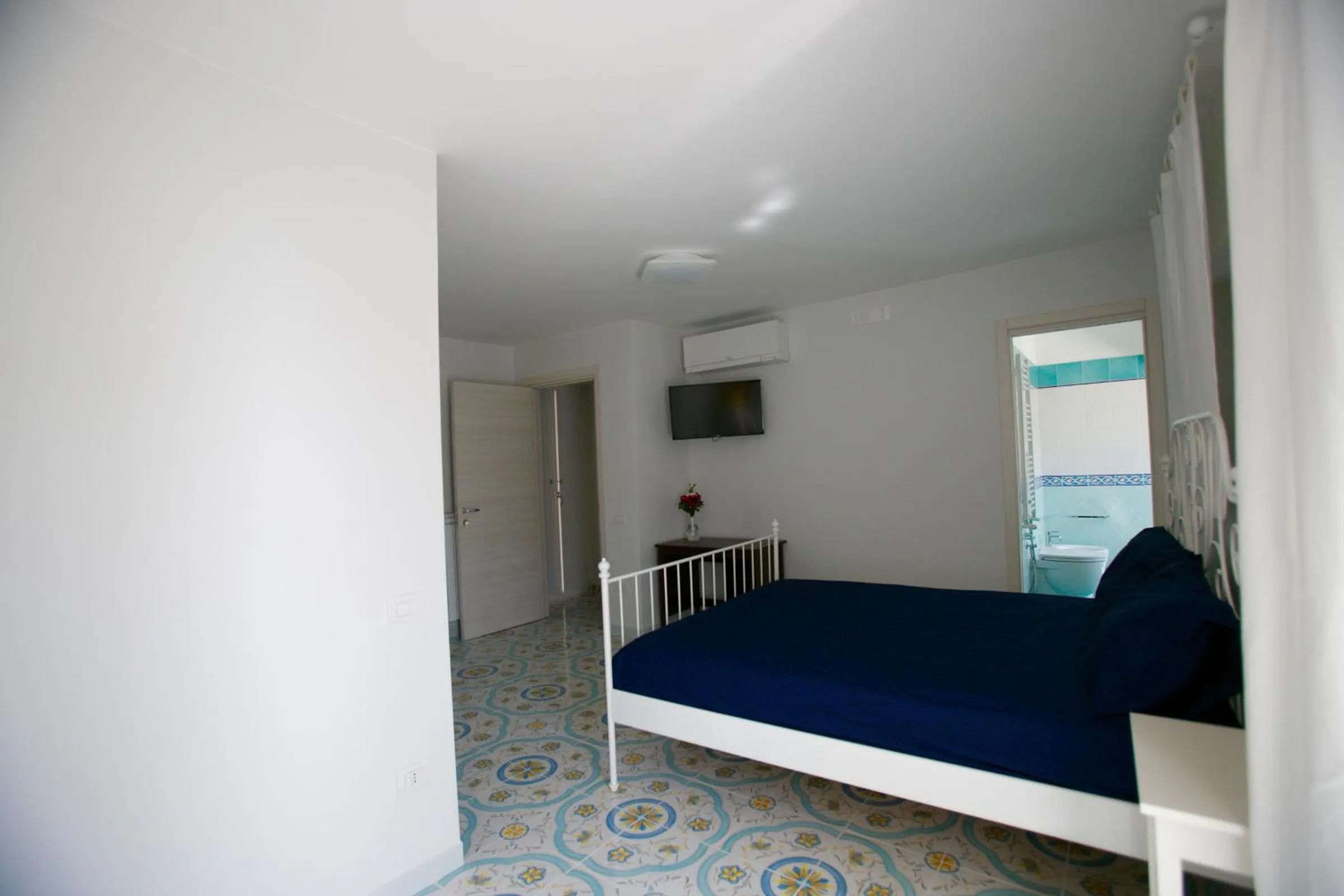 Bedroom, Bed in B&B Divina Salerno