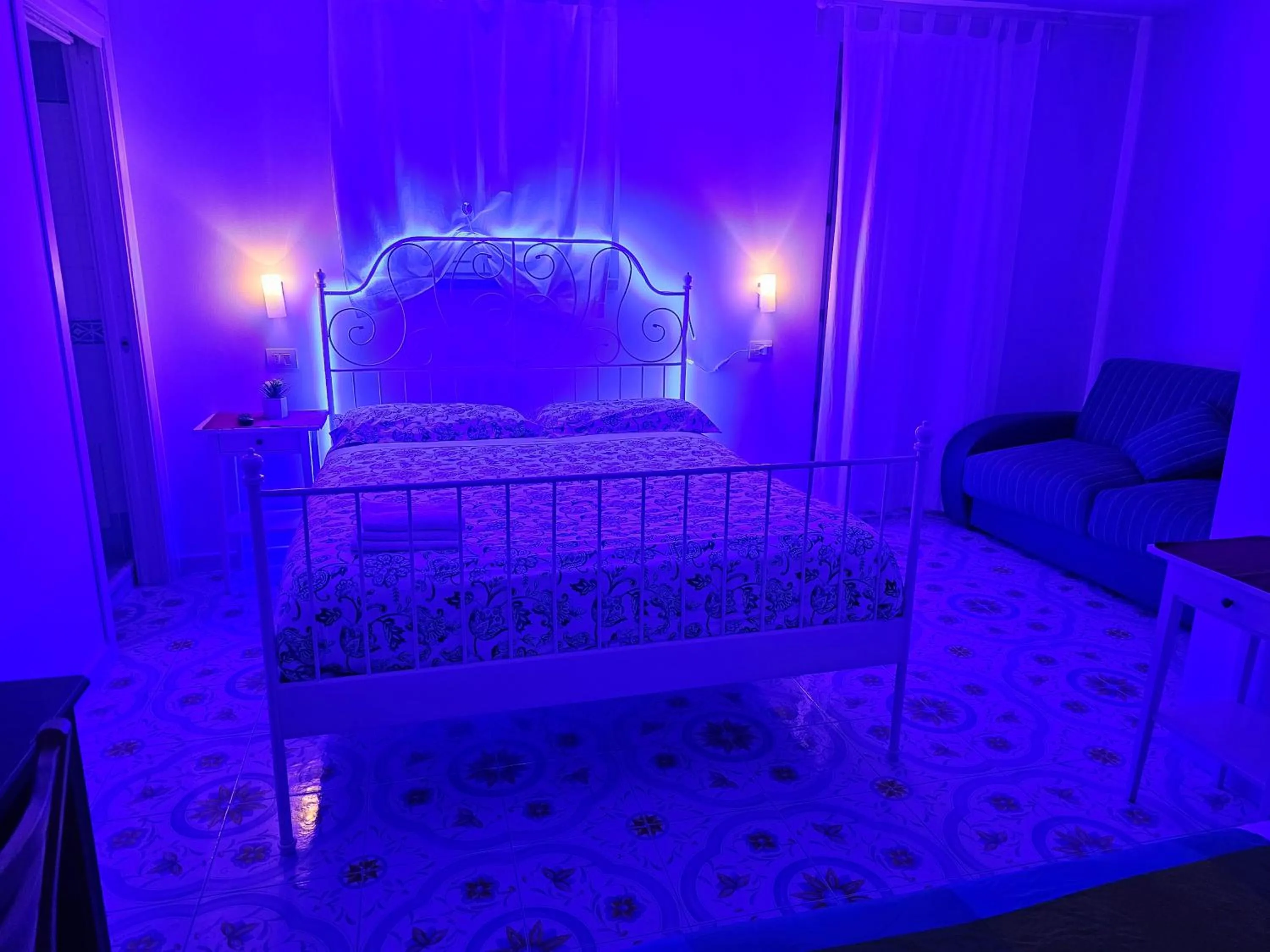 Bedroom, Bed in B&B Divina Salerno