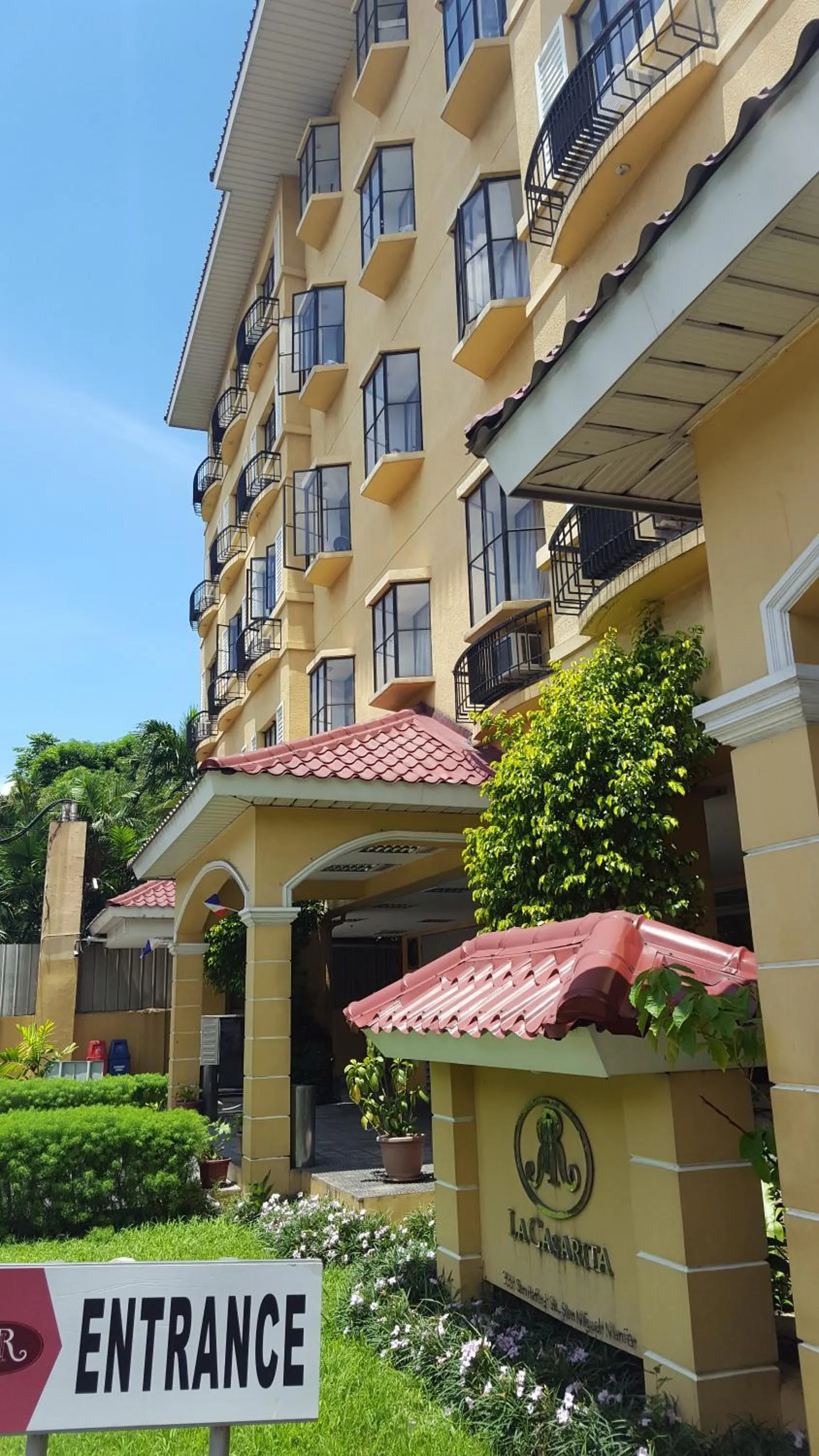 Facade/entrance in La Casarita