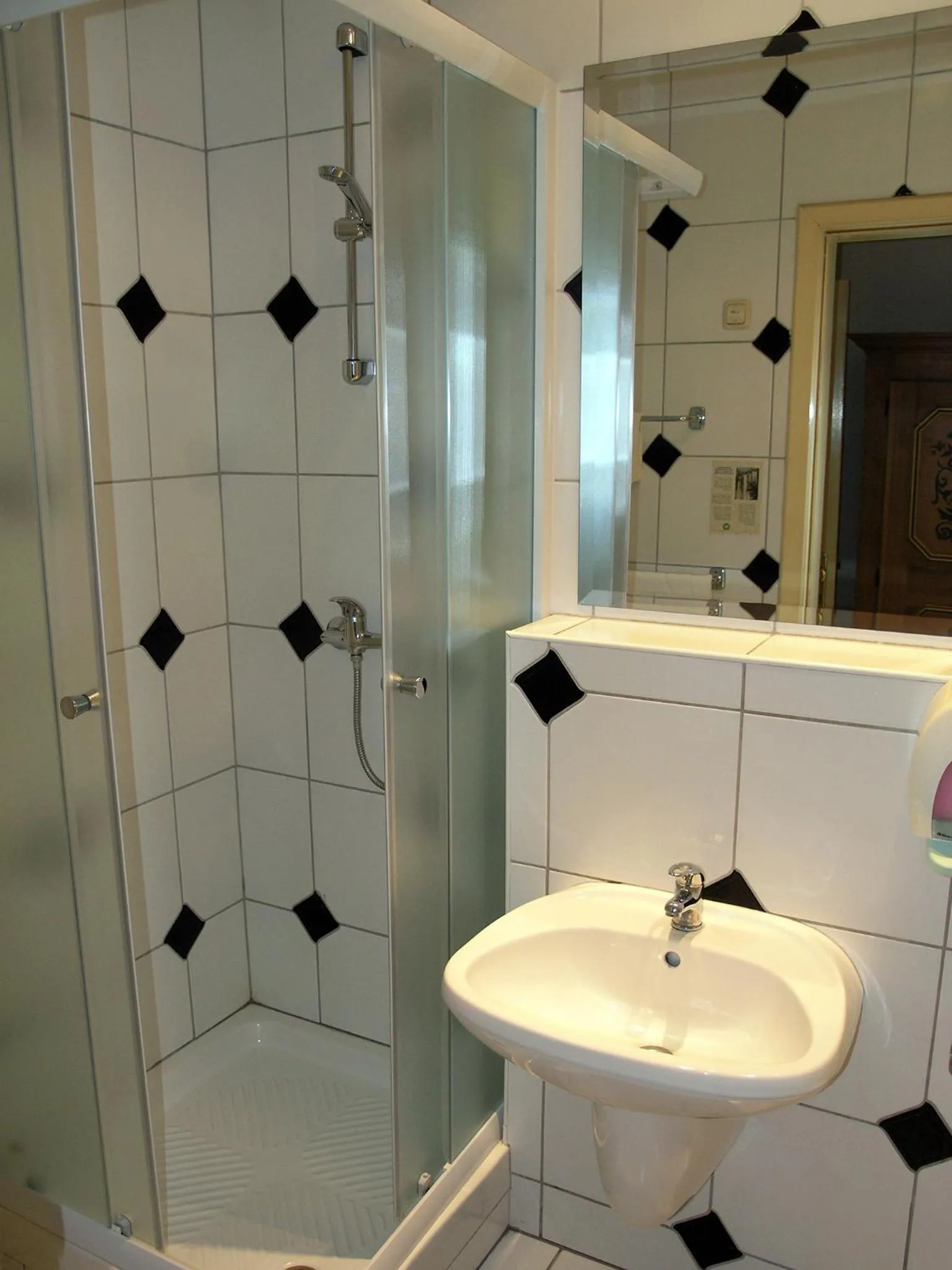 Shower in Hotel Kralj Tomislav