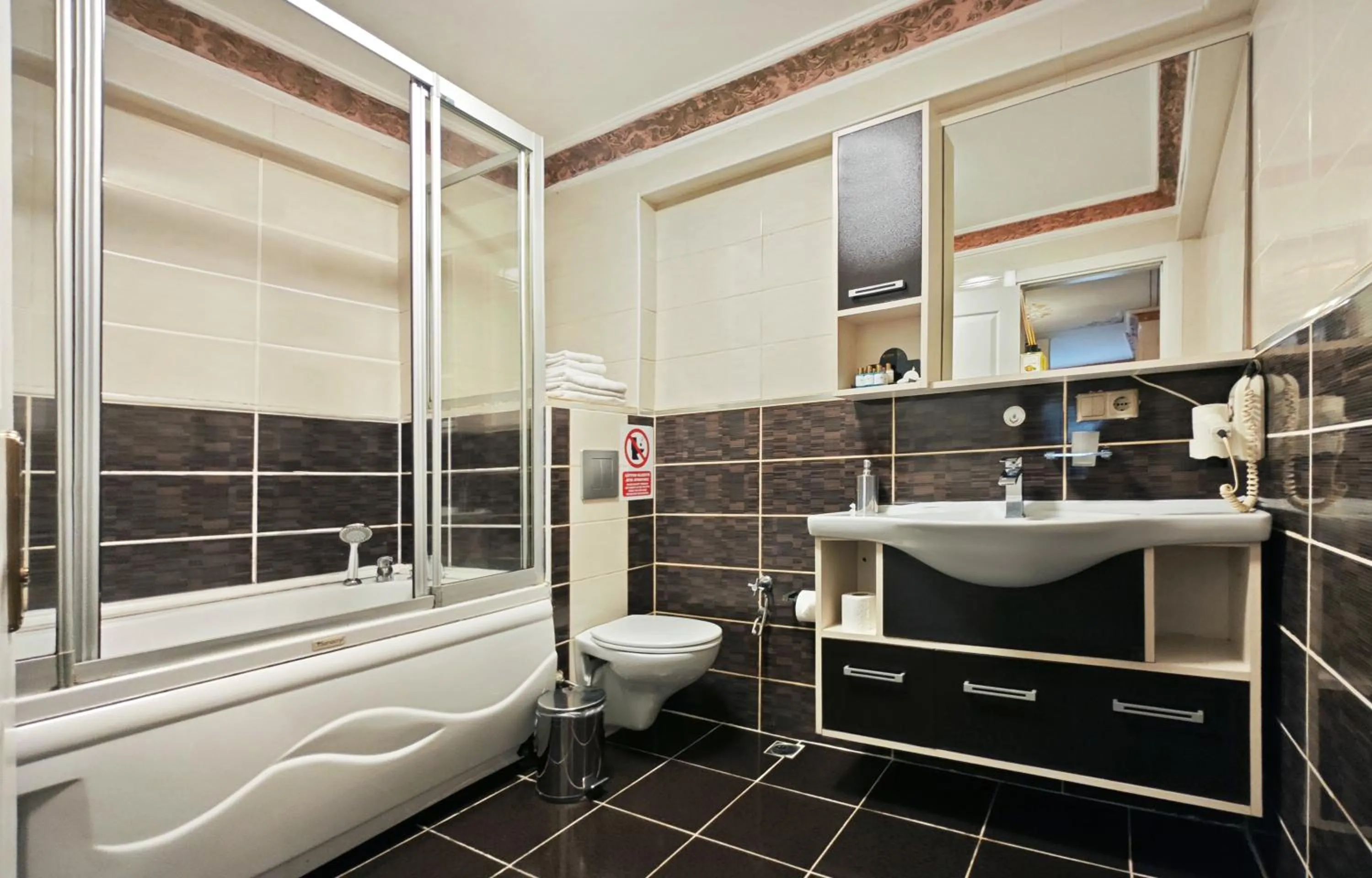 Shower in Aldem Hotel