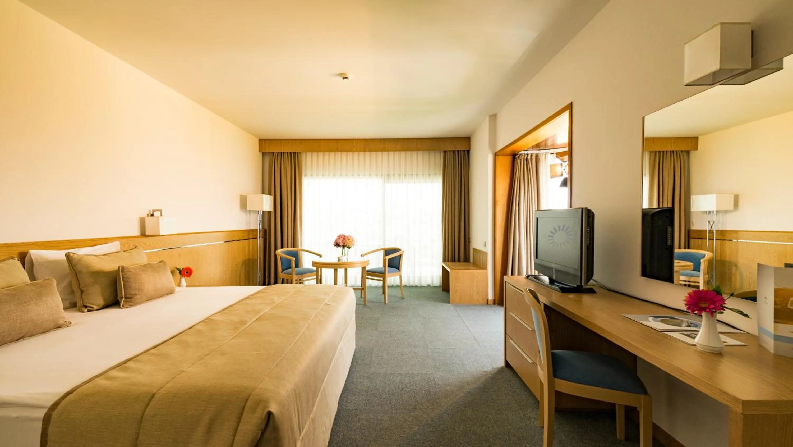 Bedroom, Bed in Grand Hotel Ontur Cesme