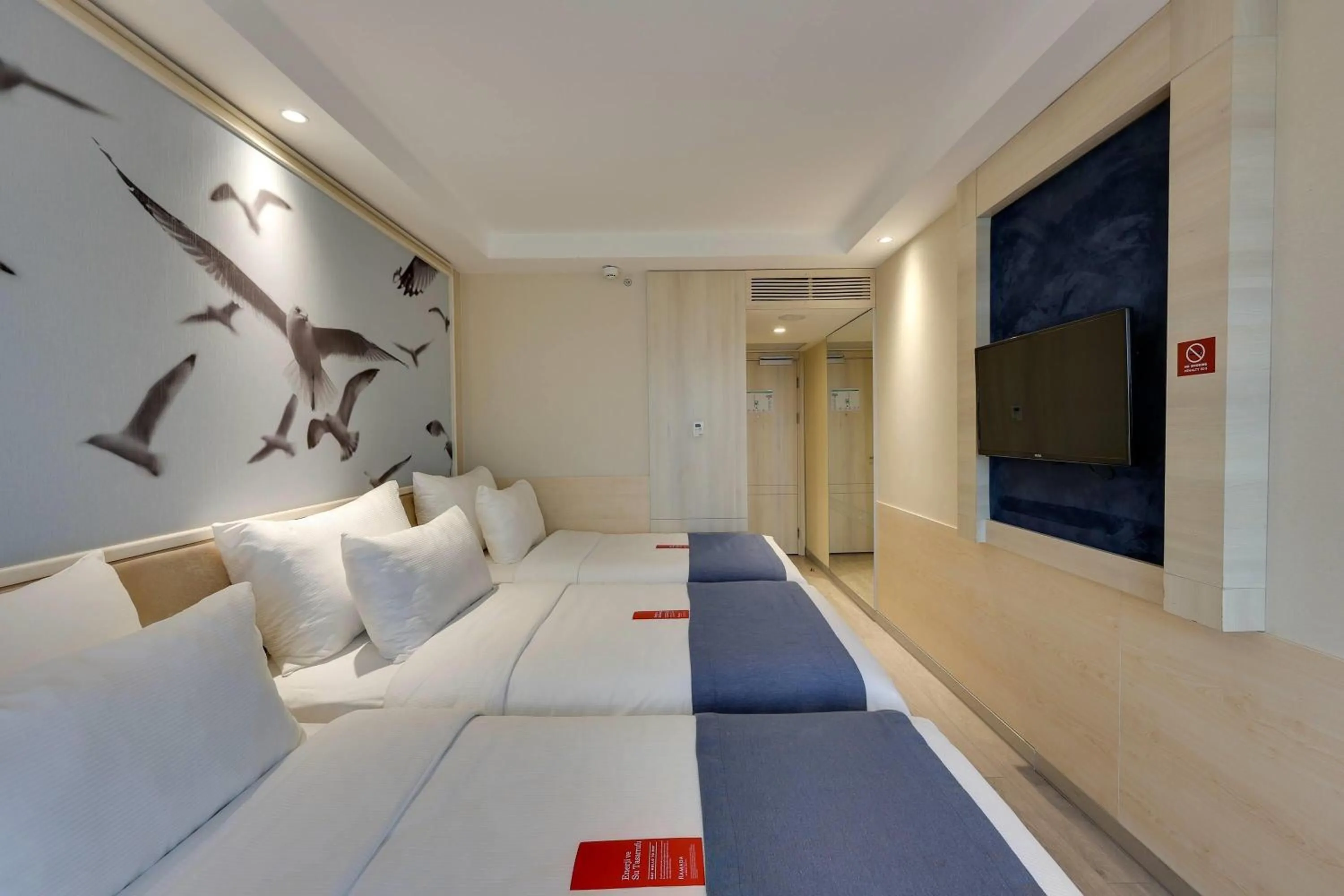 Photo of the whole room, Bed in Ramada by Wyndham Istanbul Old City