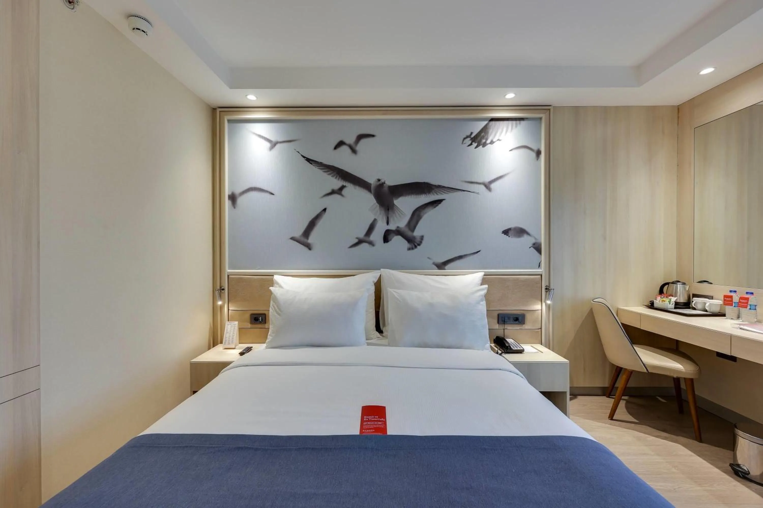 Photo of the whole room, Bed in Ramada by Wyndham Istanbul Old City