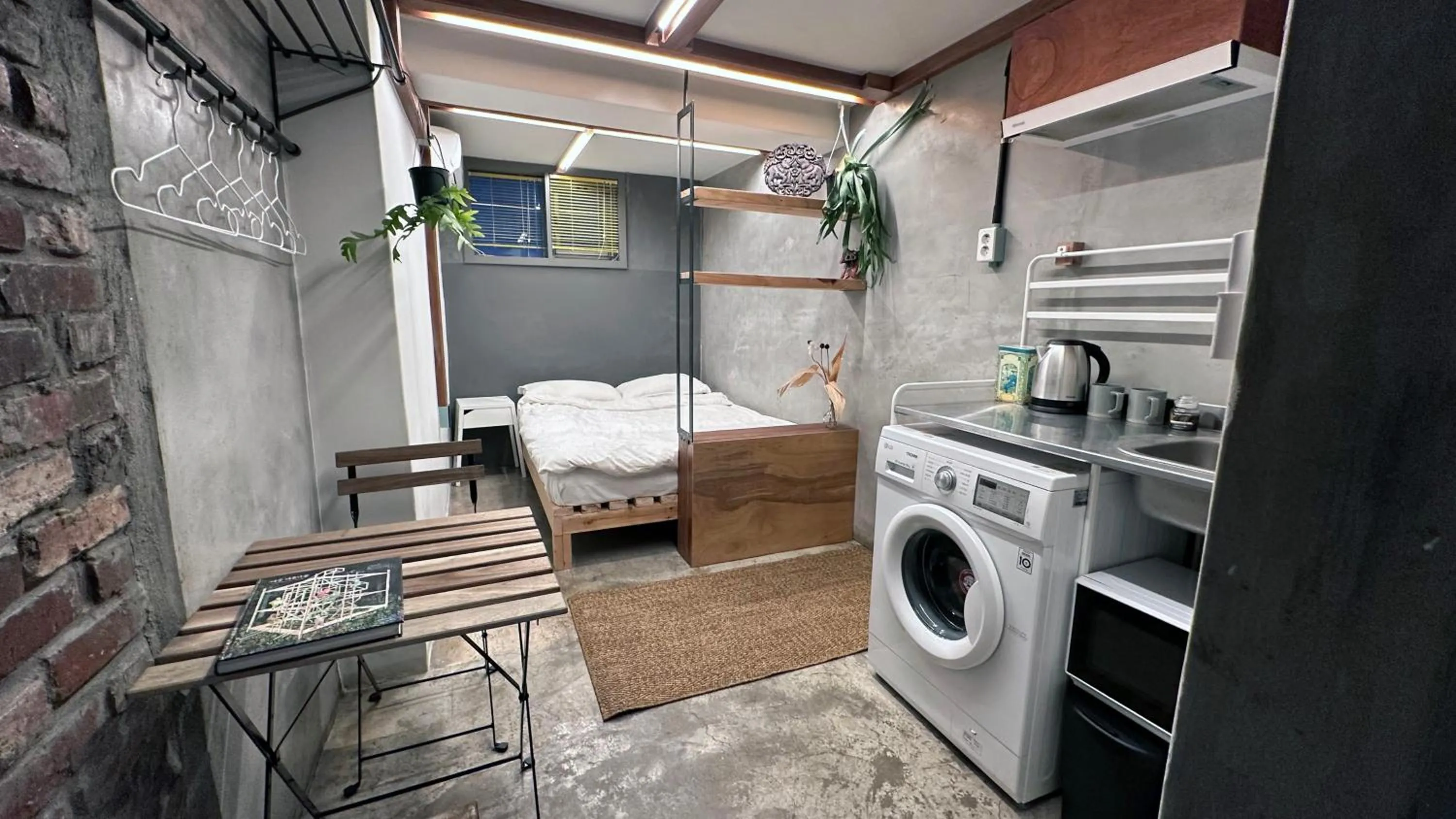 Kitchen or kitchenette in Hongdae Guesthouse Pajamaparty