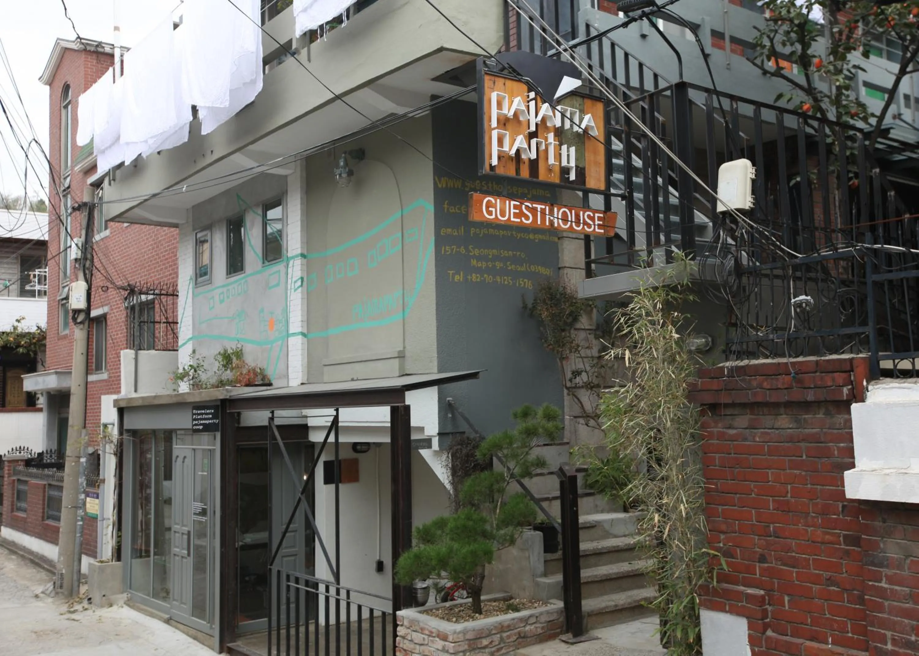 Property building in Hongdae Guesthouse Pajamaparty