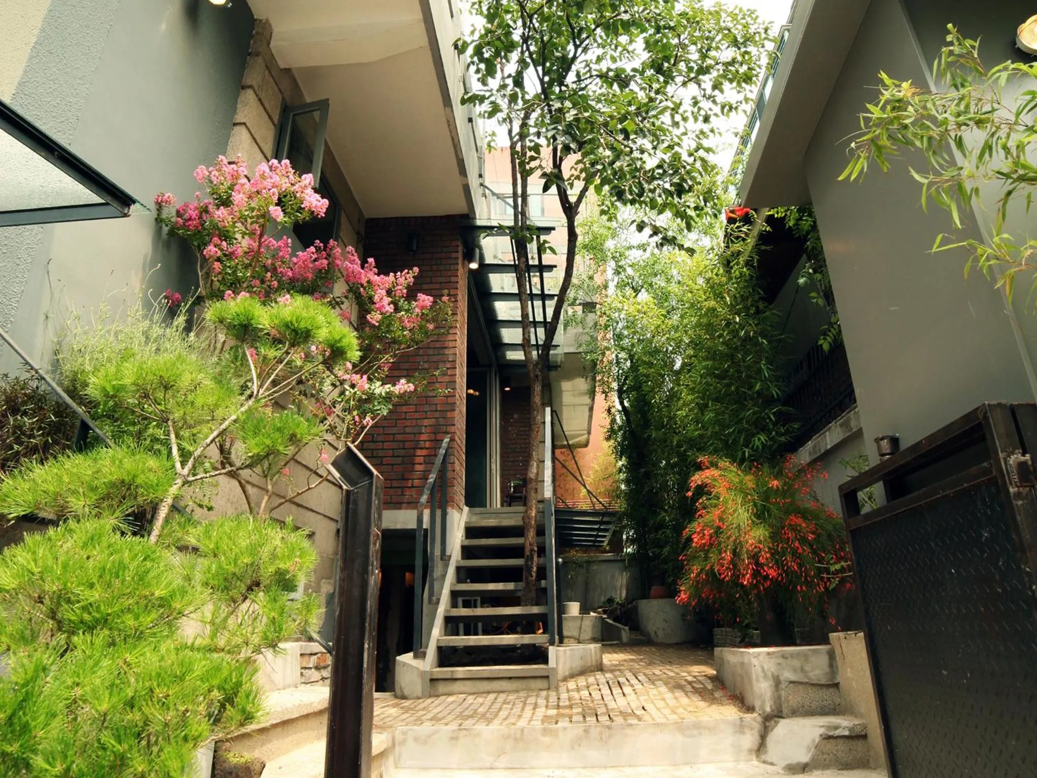 Property building in Hongdae Guesthouse Pajamaparty