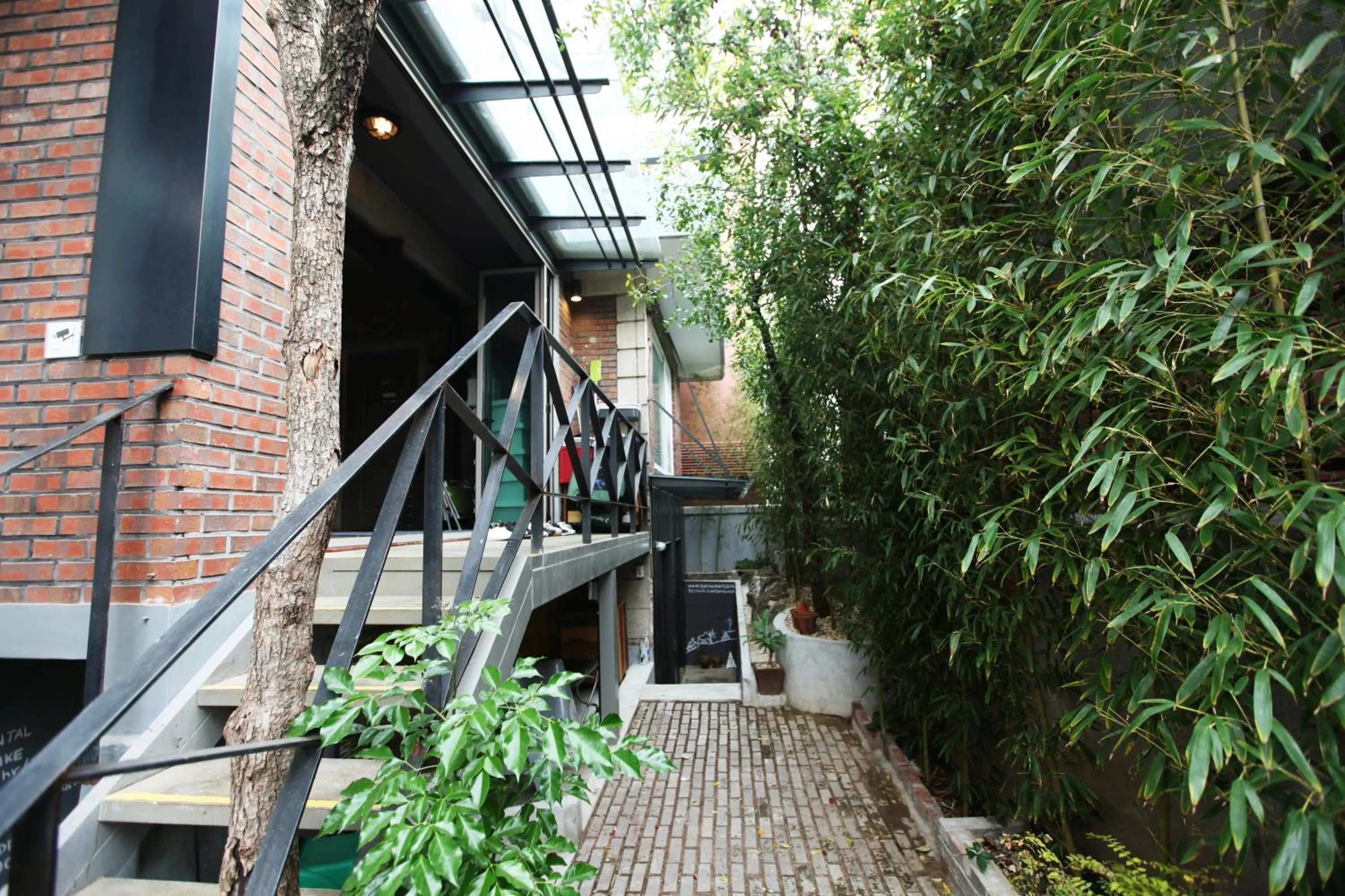Balcony/Terrace in Hongdae Guesthouse Pajamaparty