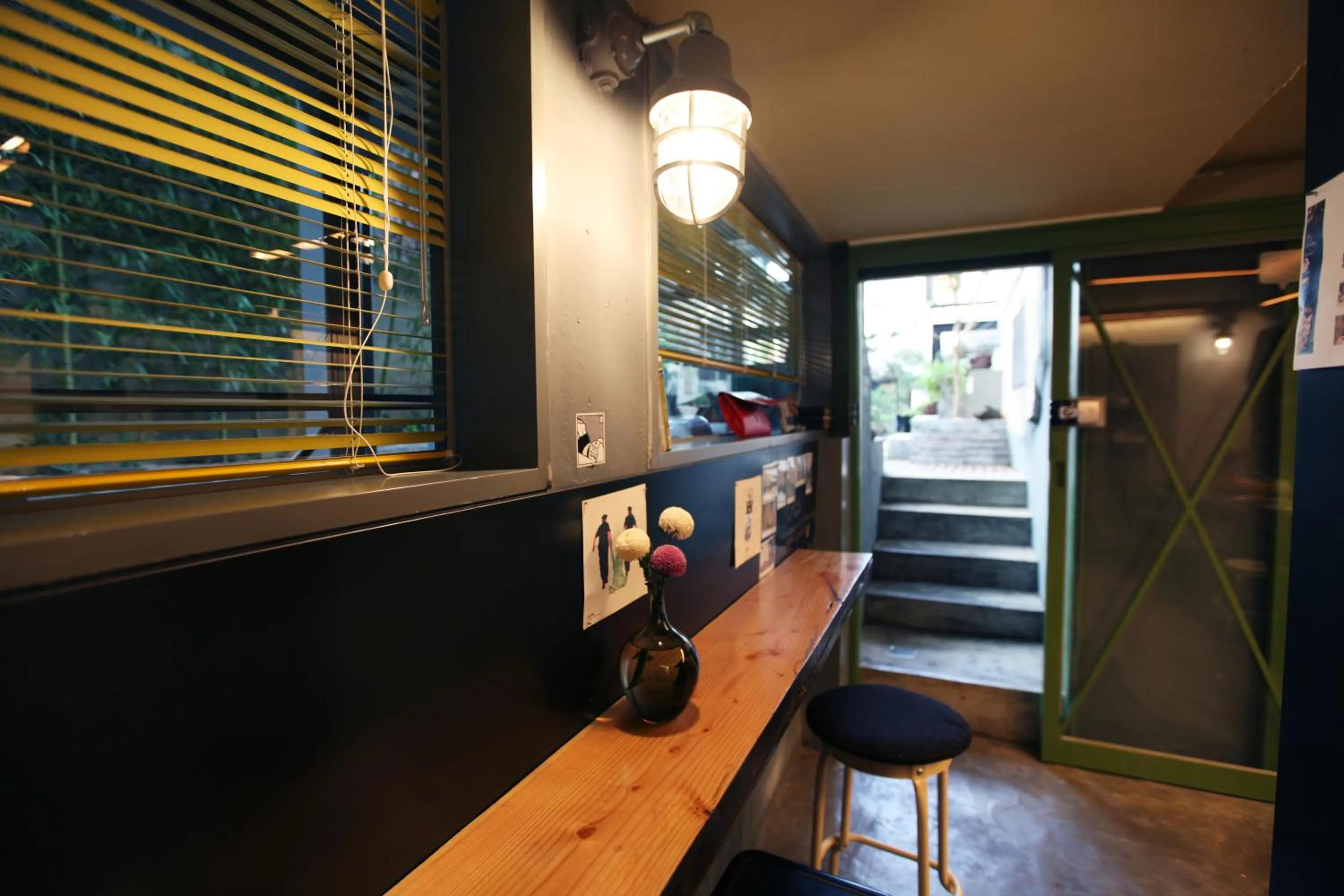 Communal lounge/ TV room in Hongdae Guesthouse Pajamaparty
