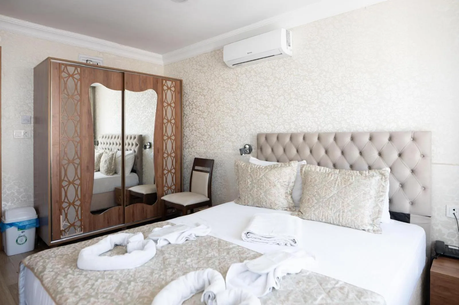 Bed in Angels Garden Hotel - Special Catagory