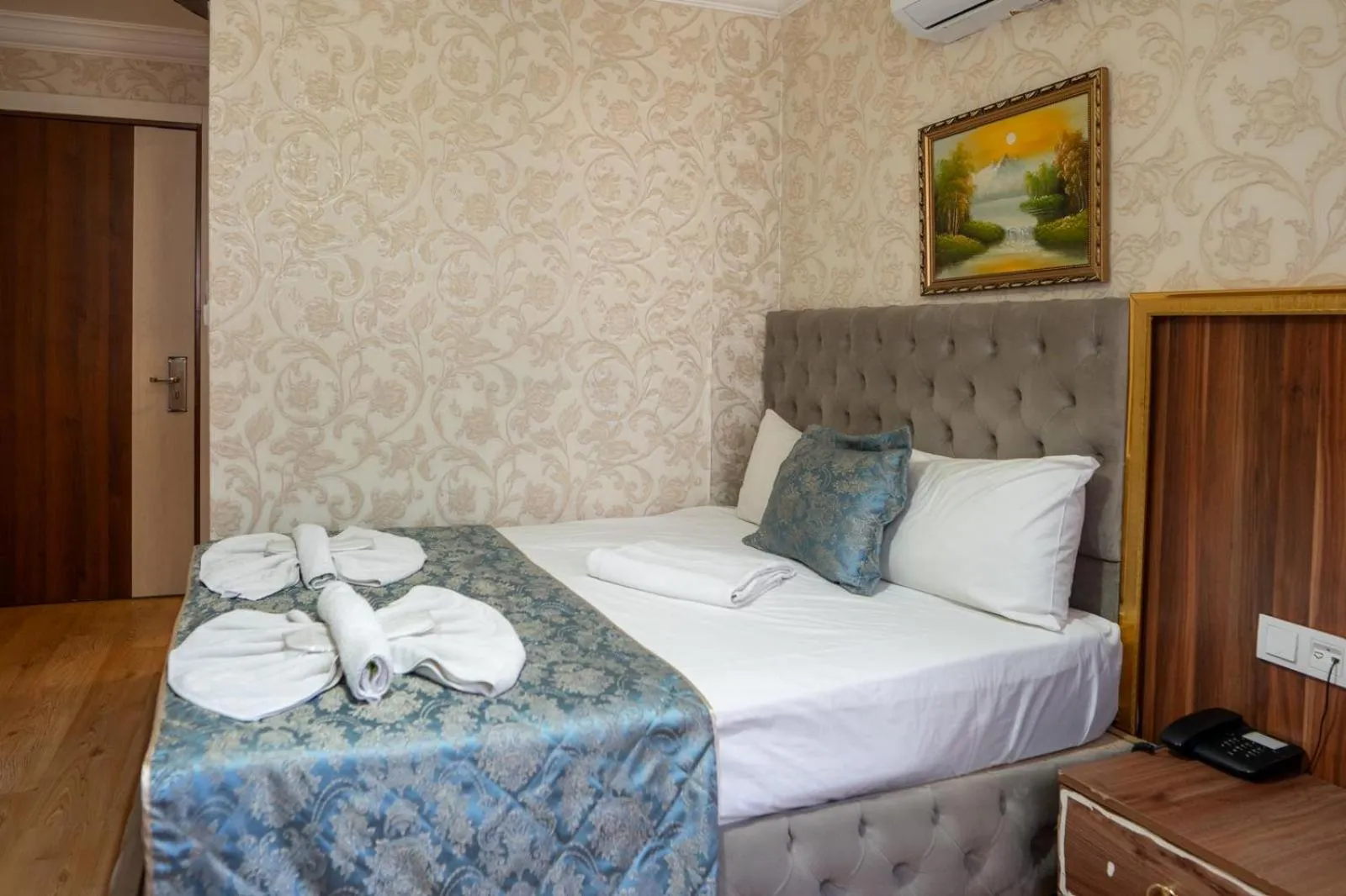 Bed in Angels Garden Hotel - Special Catagory