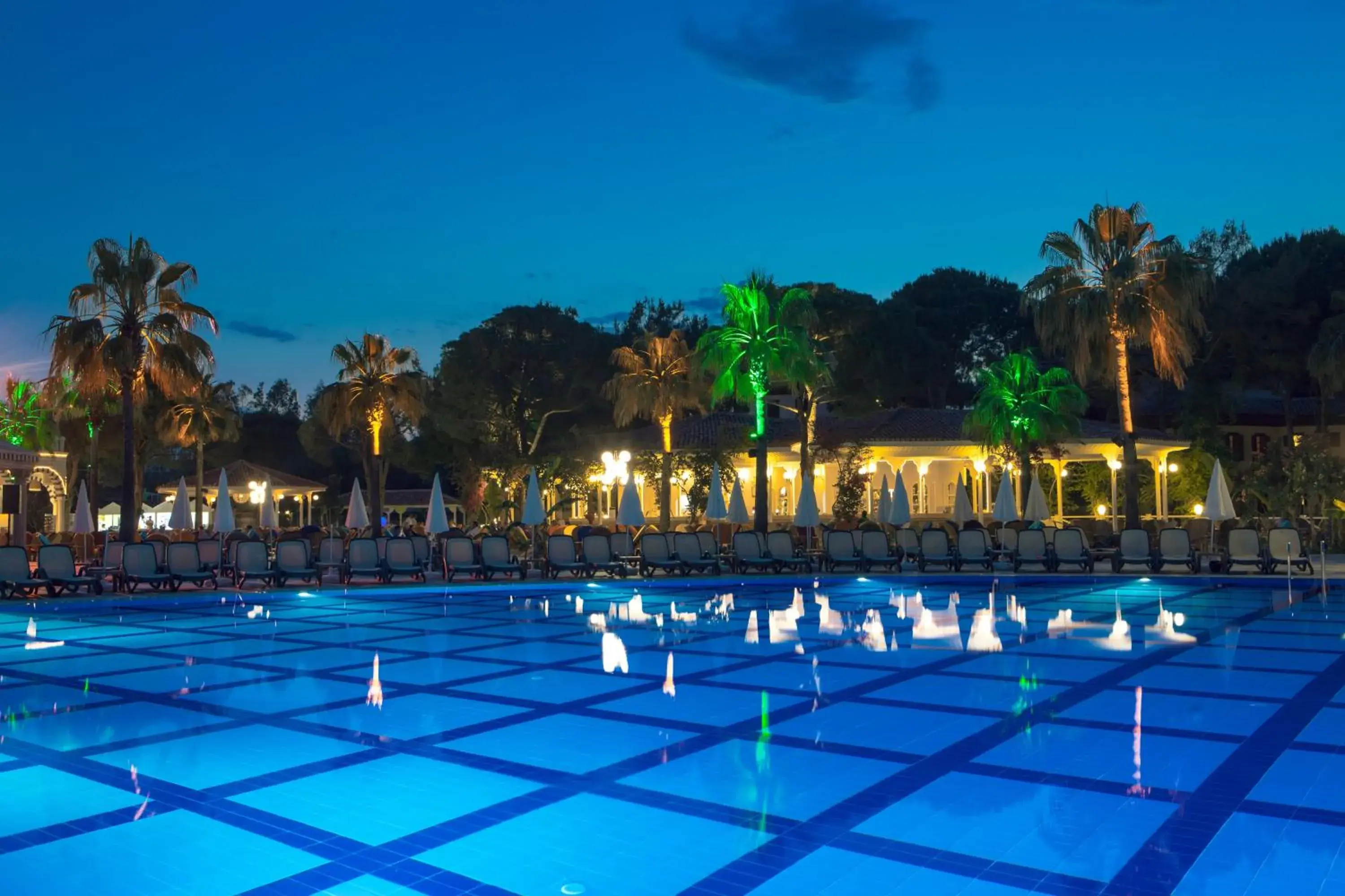 Lounge or bar, Swimming Pool in Selectum Family Resort