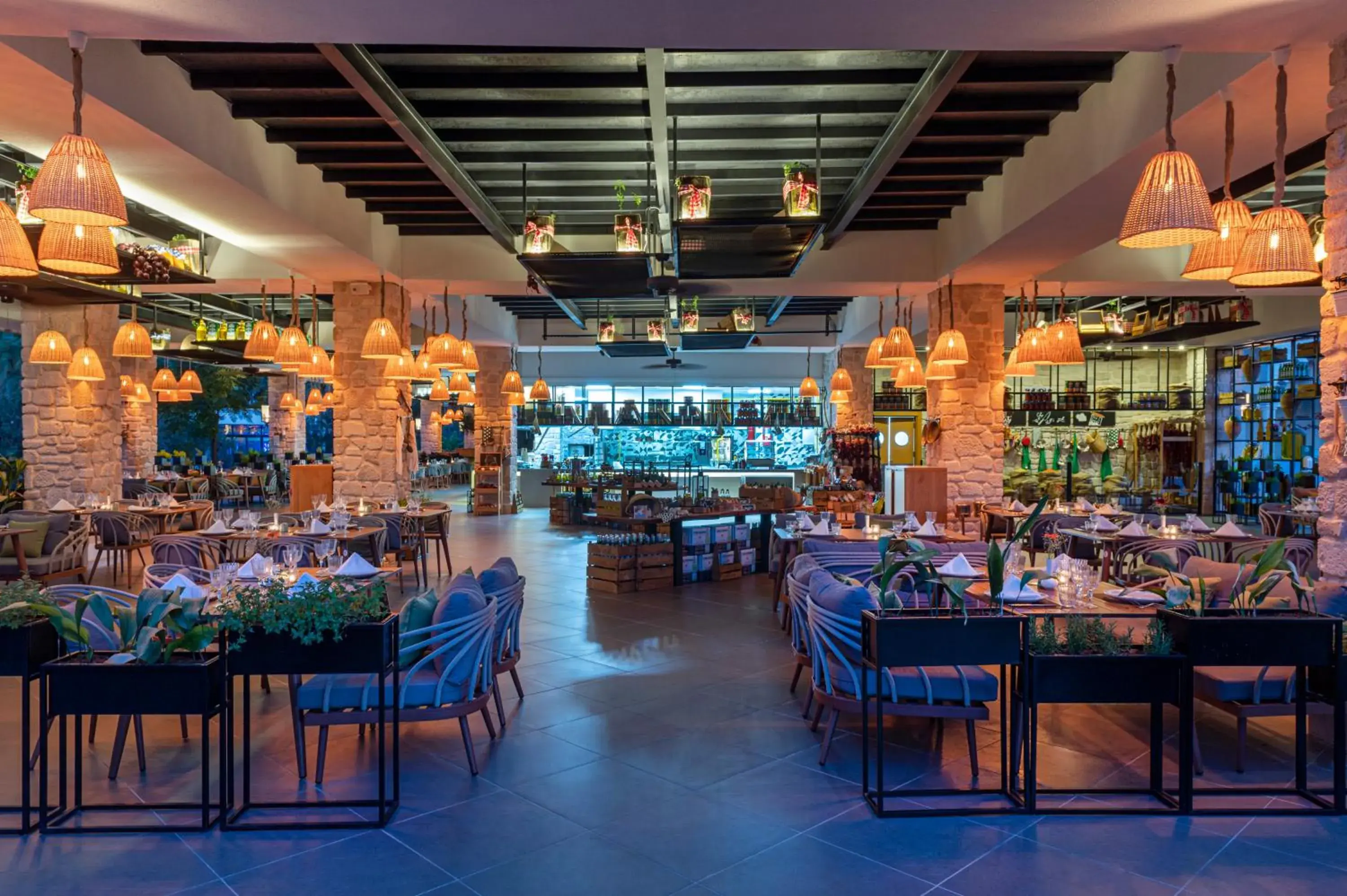 Restaurant/Places to Eat in Selectum Family Resort