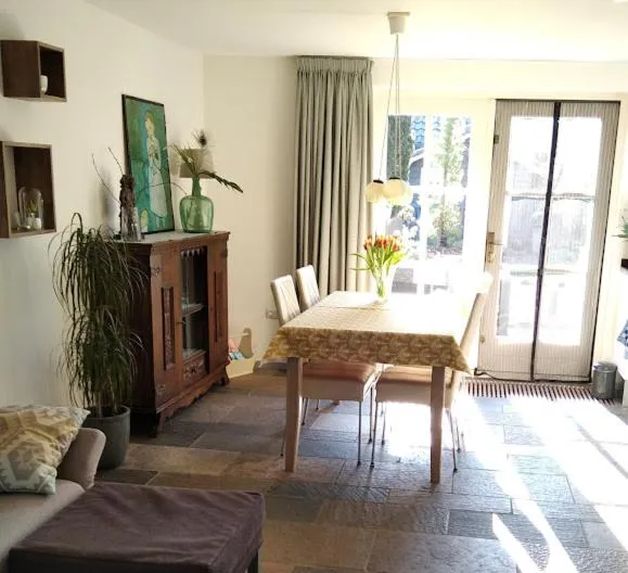 Dining area in B&B Eeneind