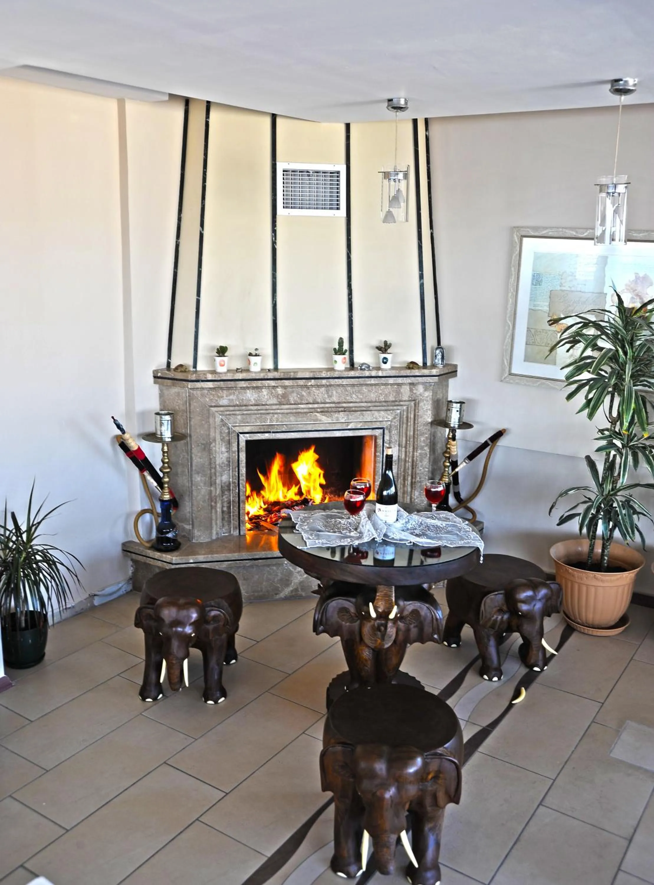 Restaurant/places to eat in Artefes Hotel Old City