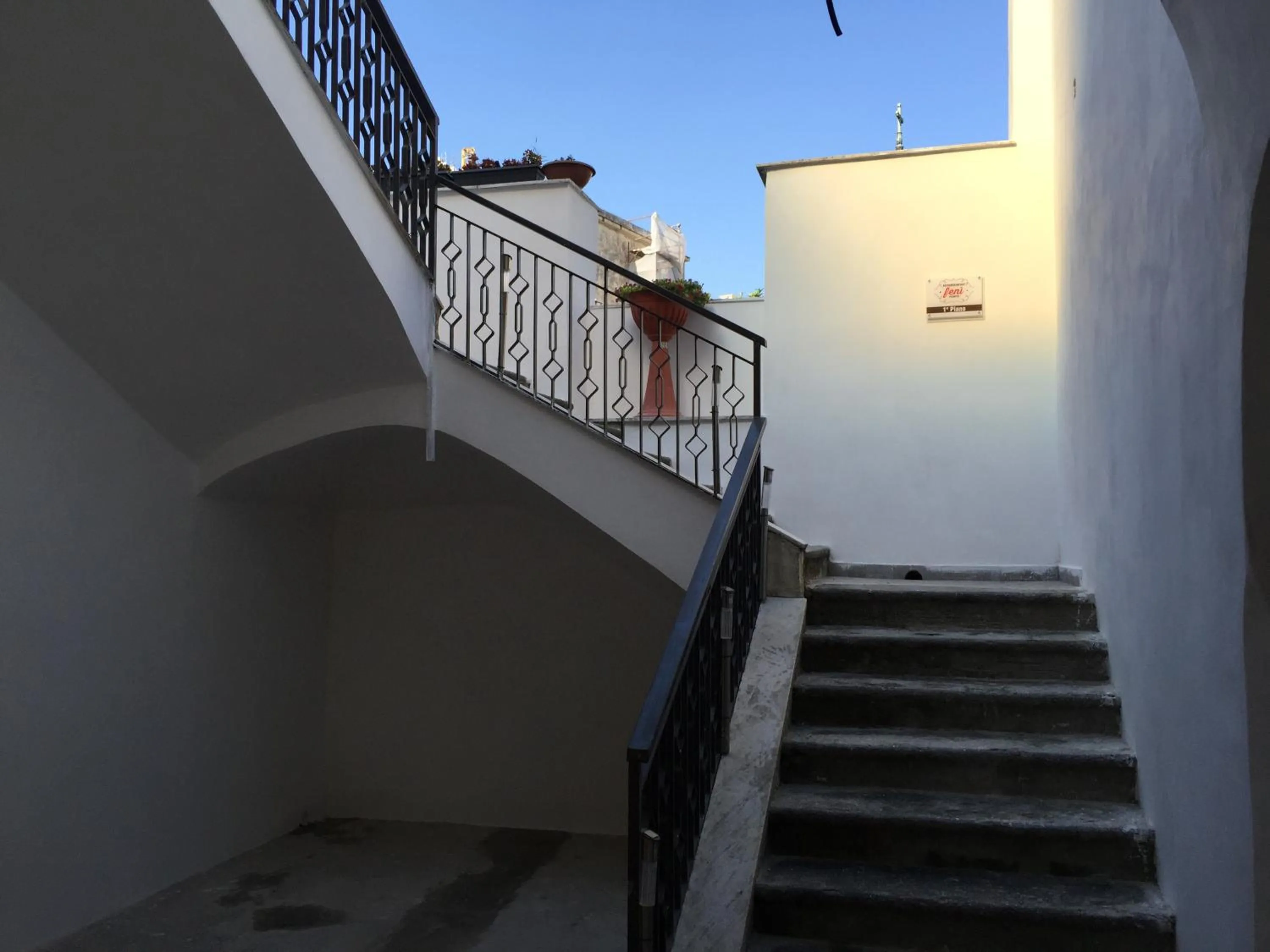 Facade/entrance in B&B Feni