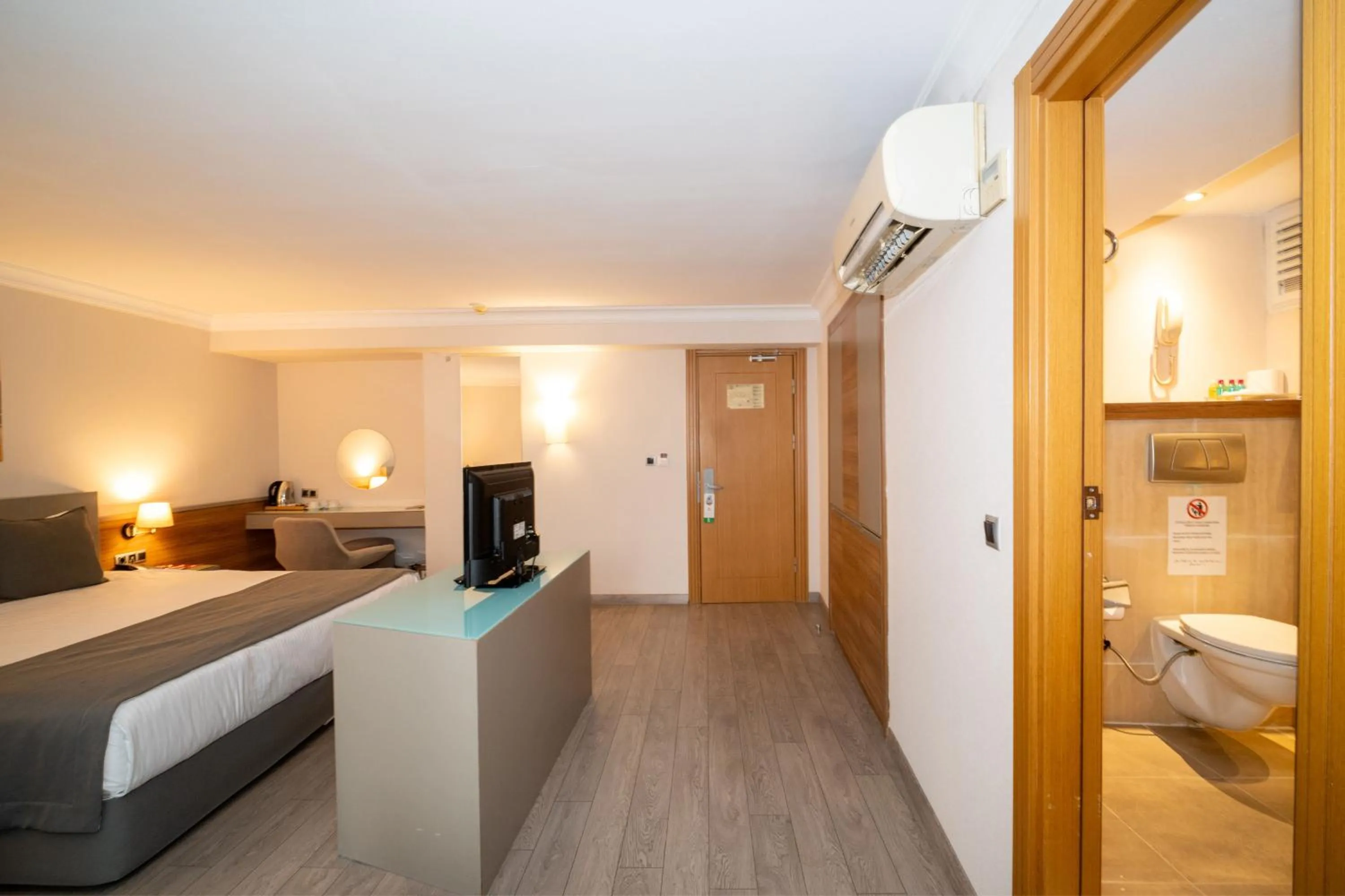 Photo of the whole room, Bed in Klas Hotel Istanbul Old City