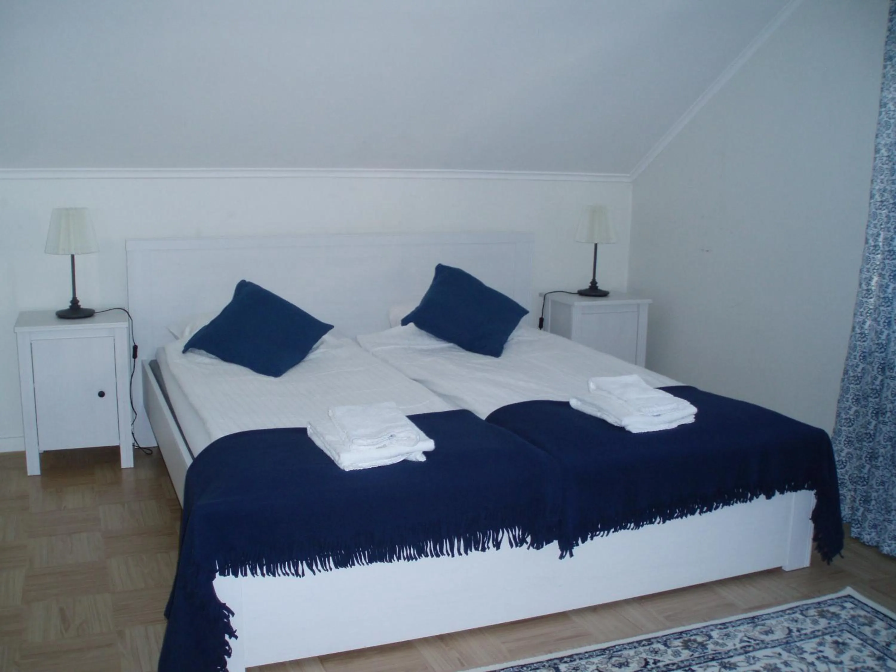 Bedroom, Bed in Åkerby Herrgård