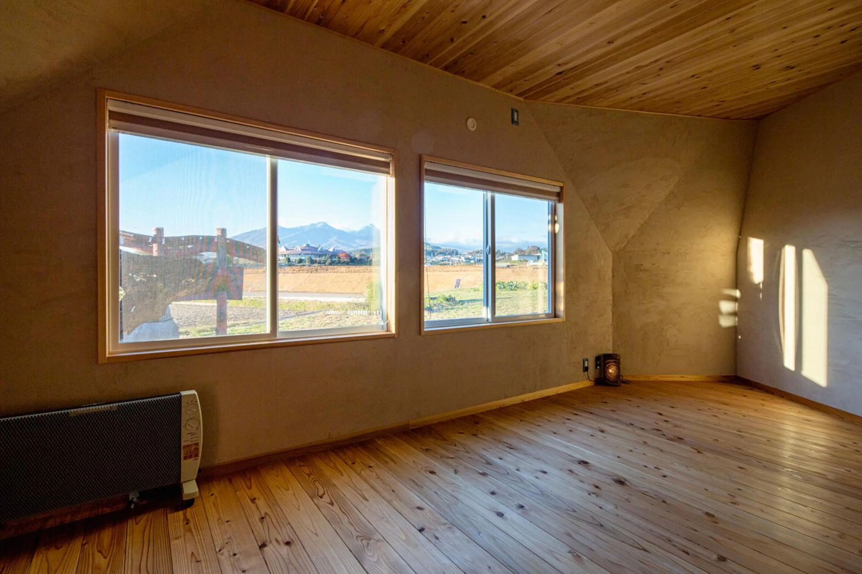 Photo of the whole room in Twin Dome Ryugu