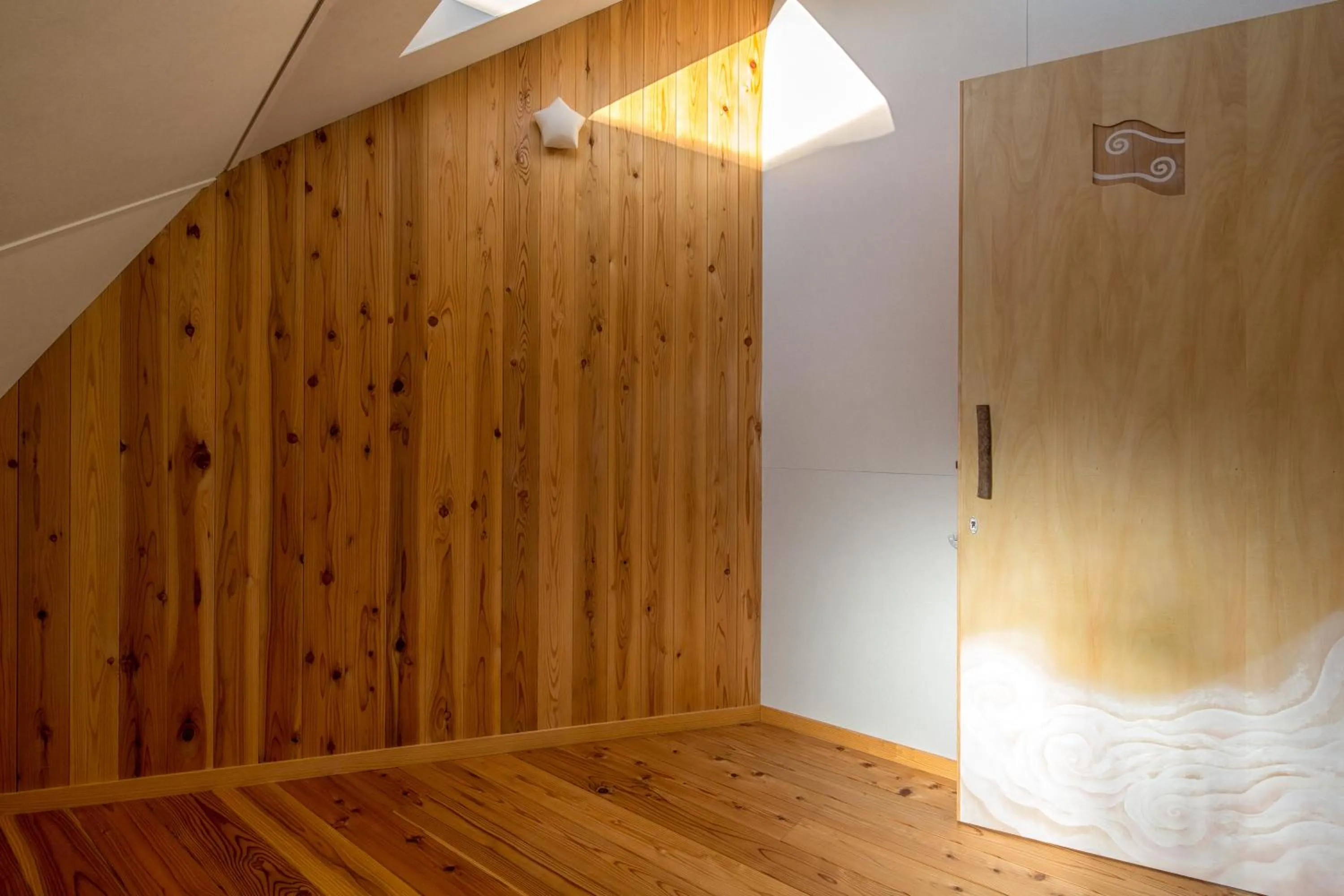 Photo of the whole room in Twin Dome Ryugu