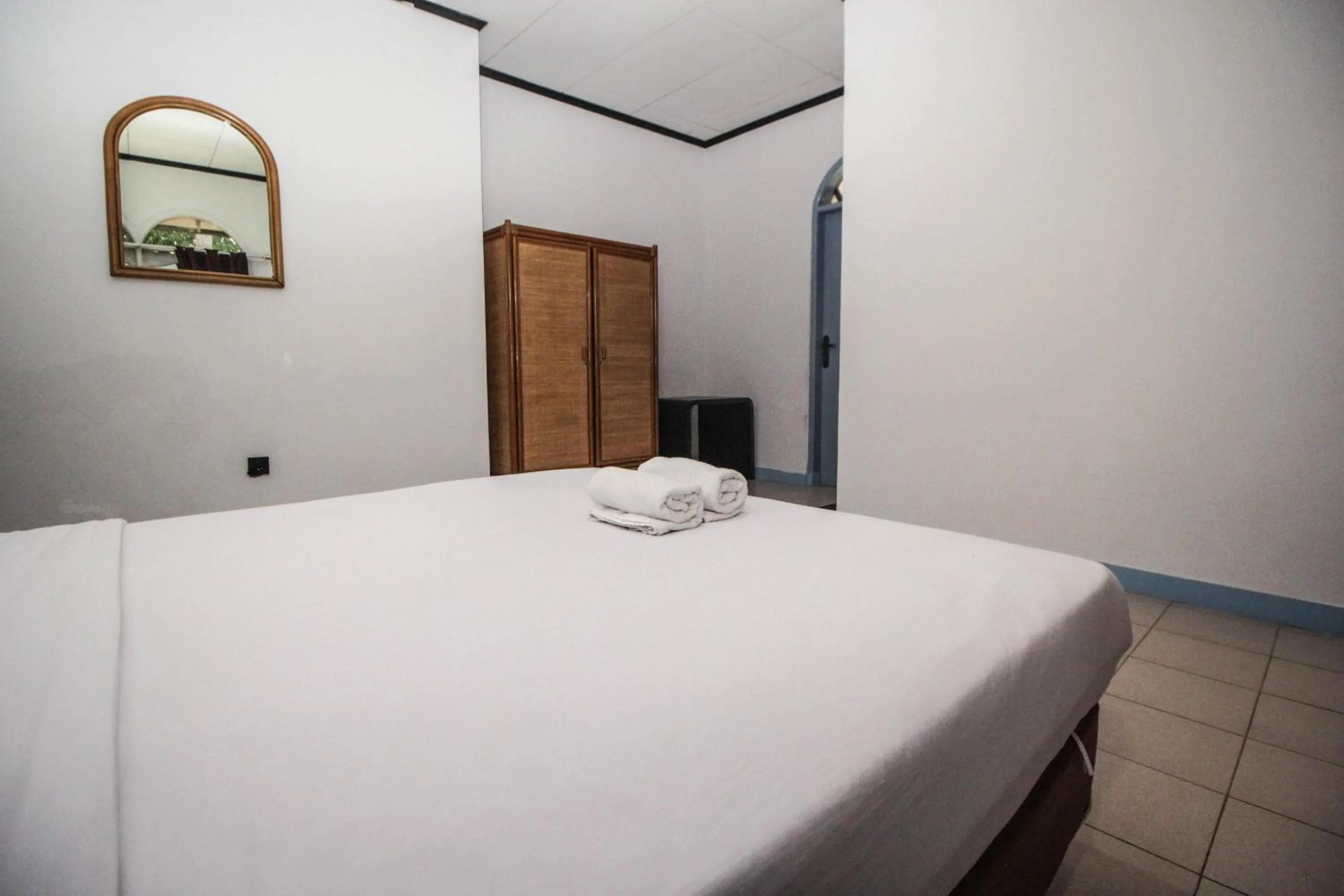 Bed in Allisa Resort Hotel