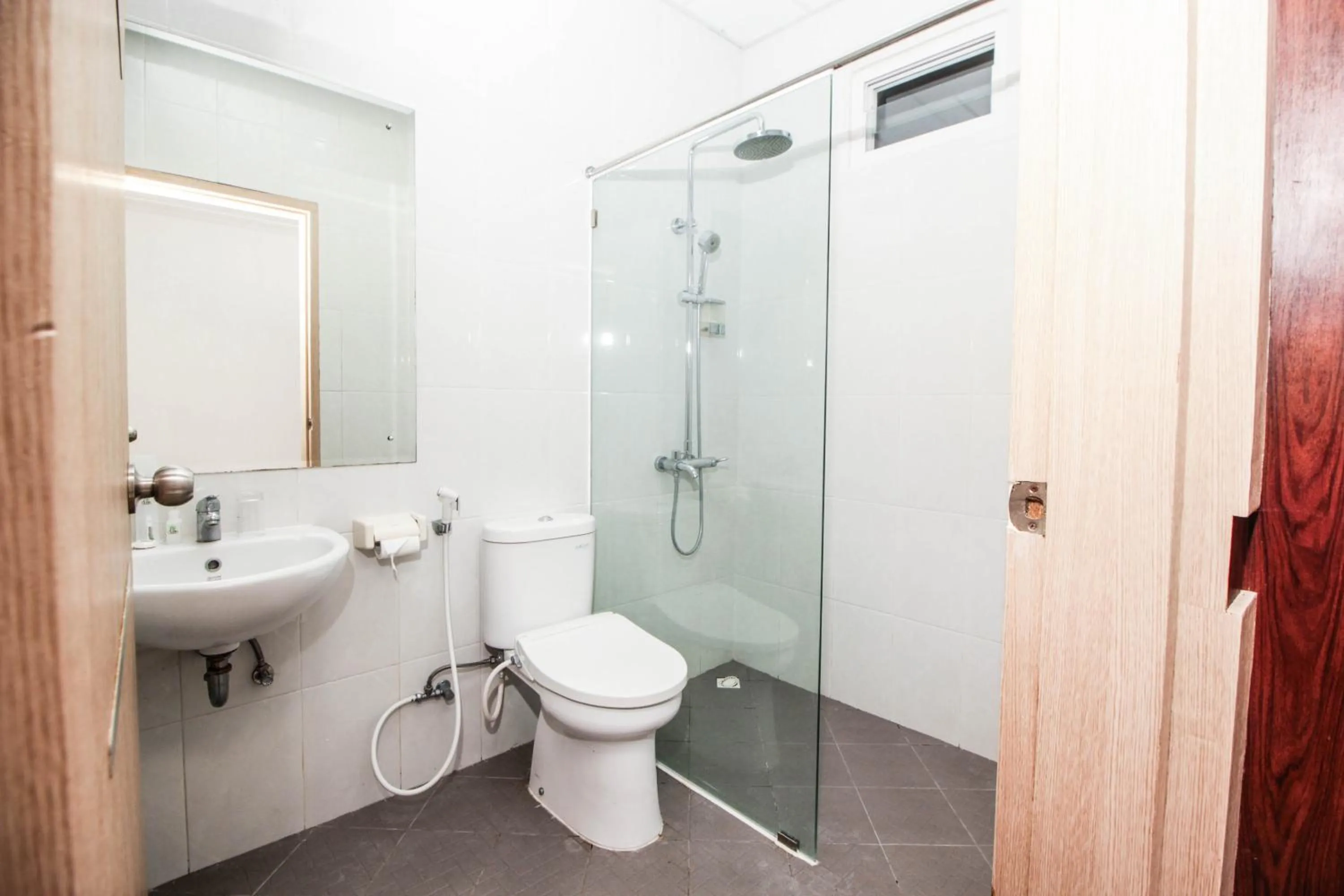 Shower in Allisa Resort Hotel