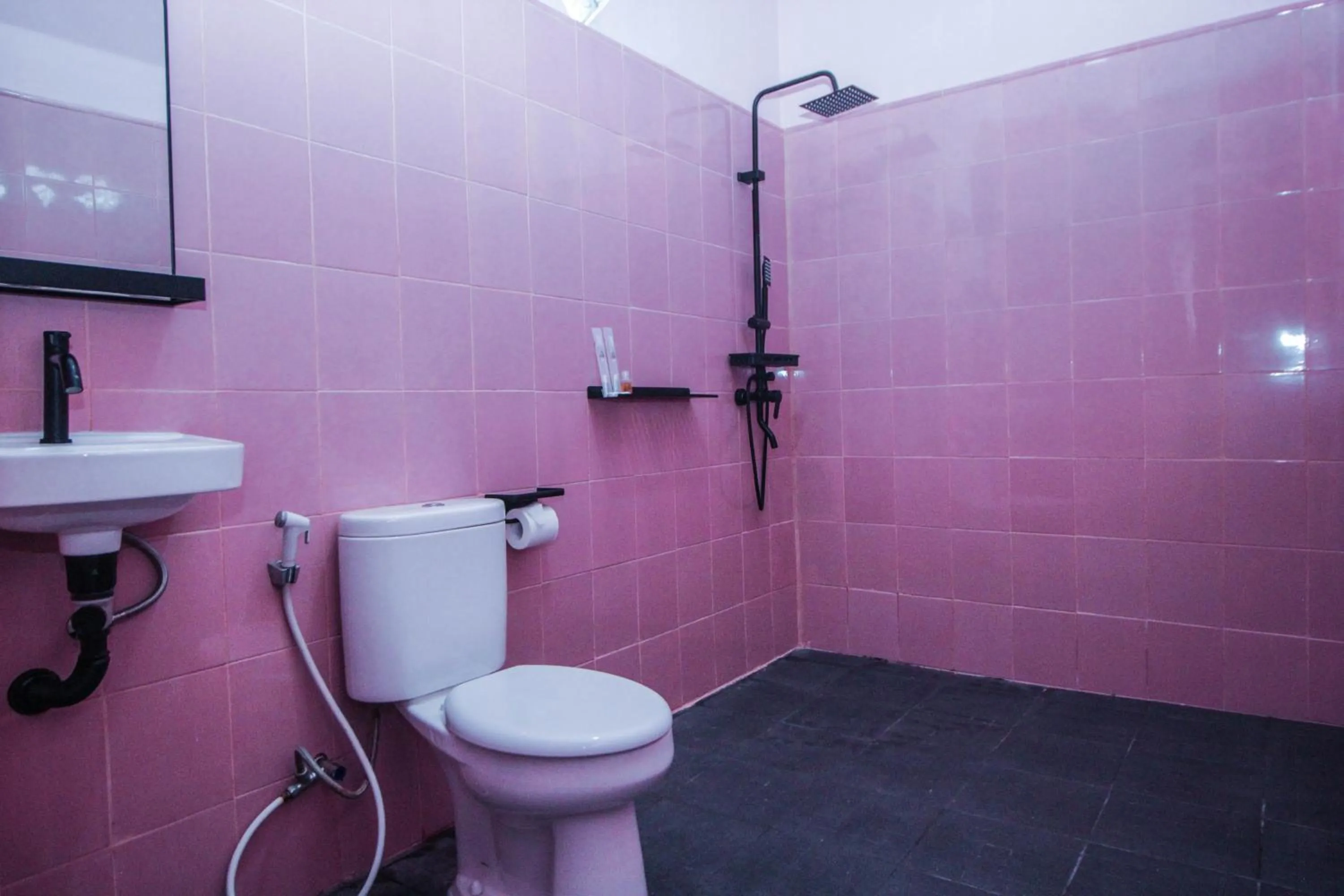 Shower in Allisa Resort Hotel