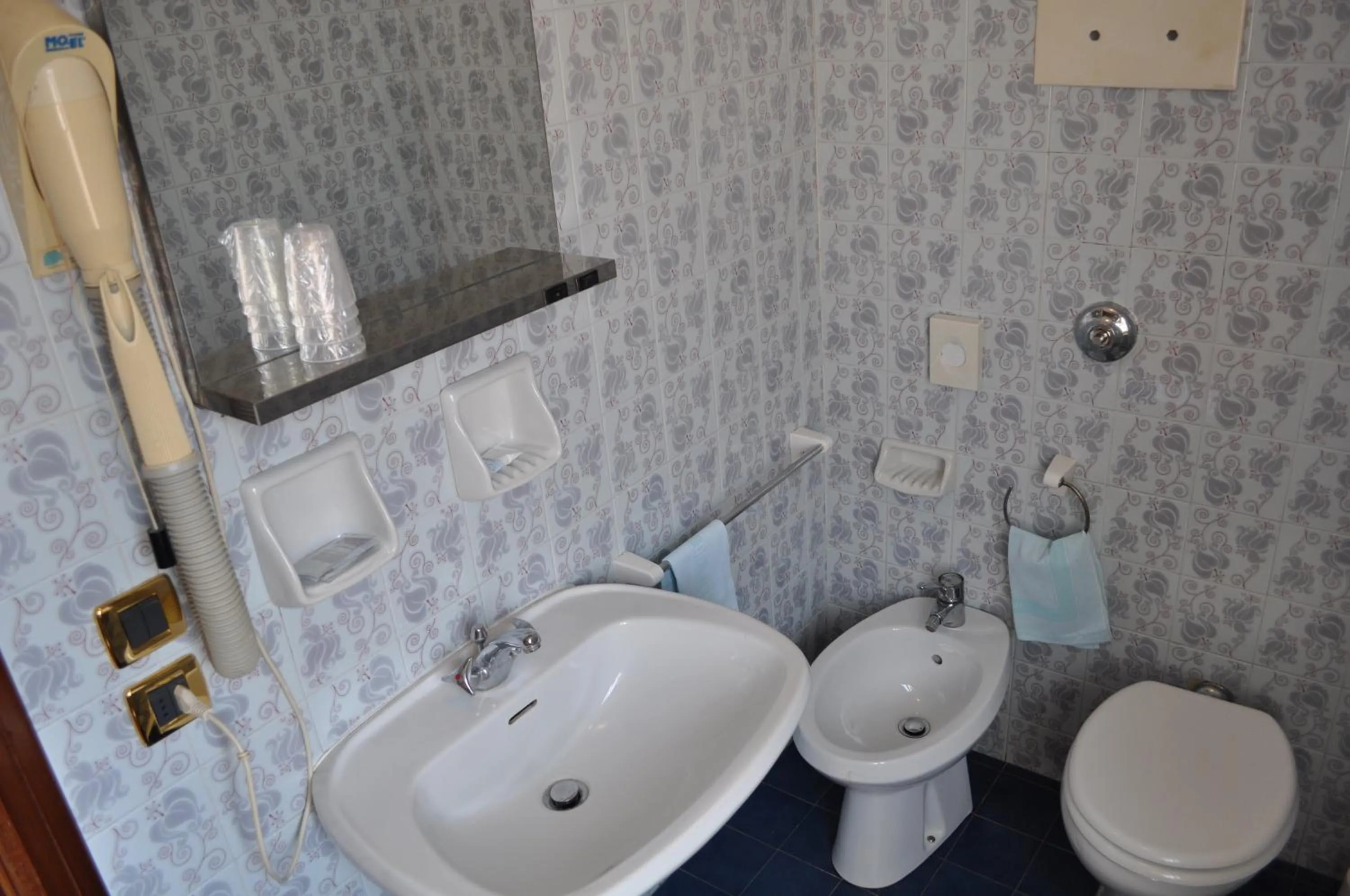 Bathroom in Hotel Piol