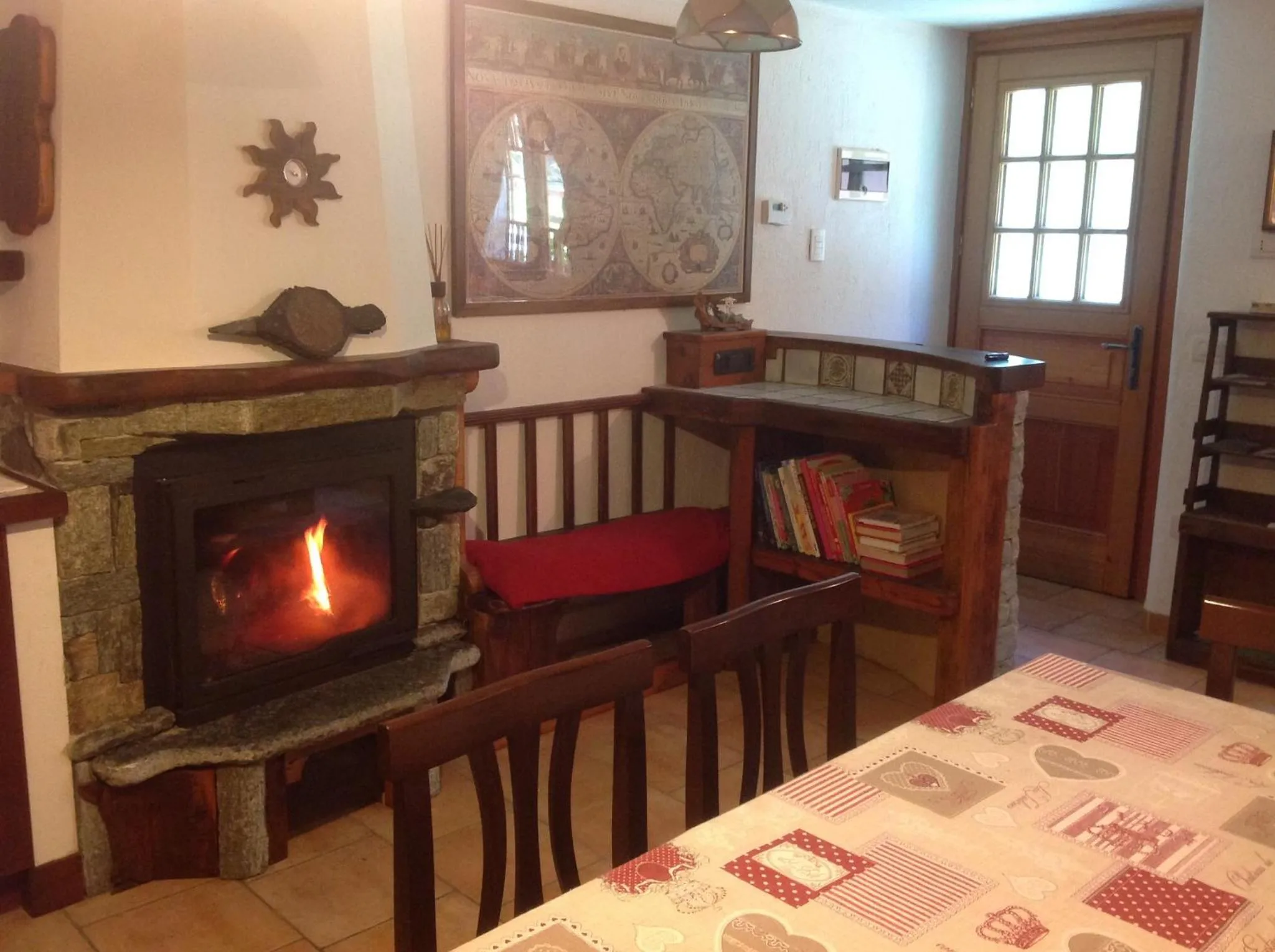 Communal lounge/ TV room in Appartamento "Le Temps d'une Pause"