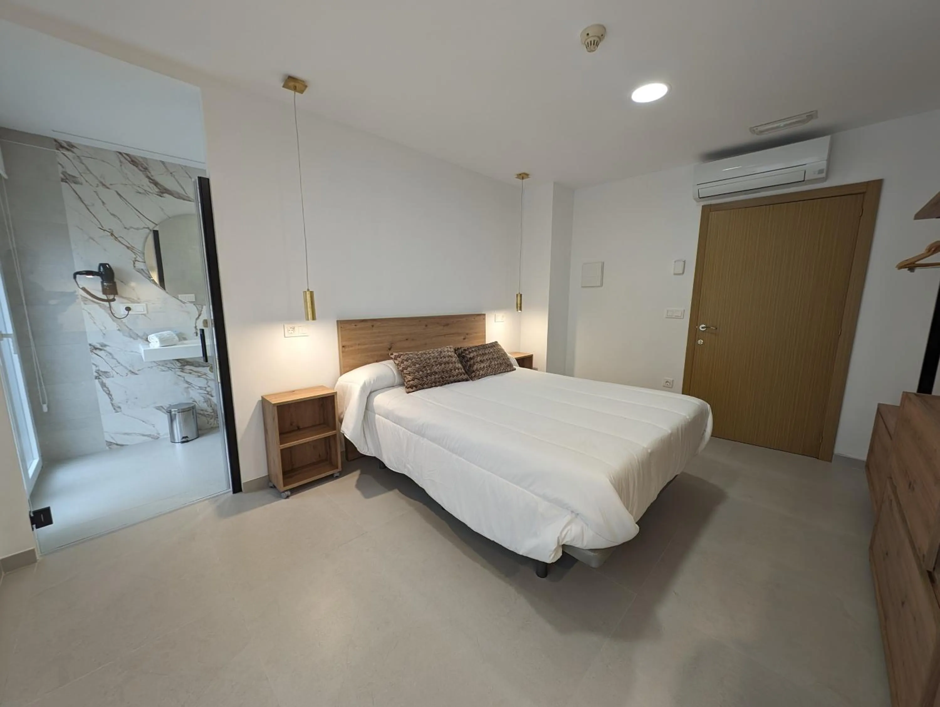 Photo of the whole room, Bed in Gran Hotel Toledo