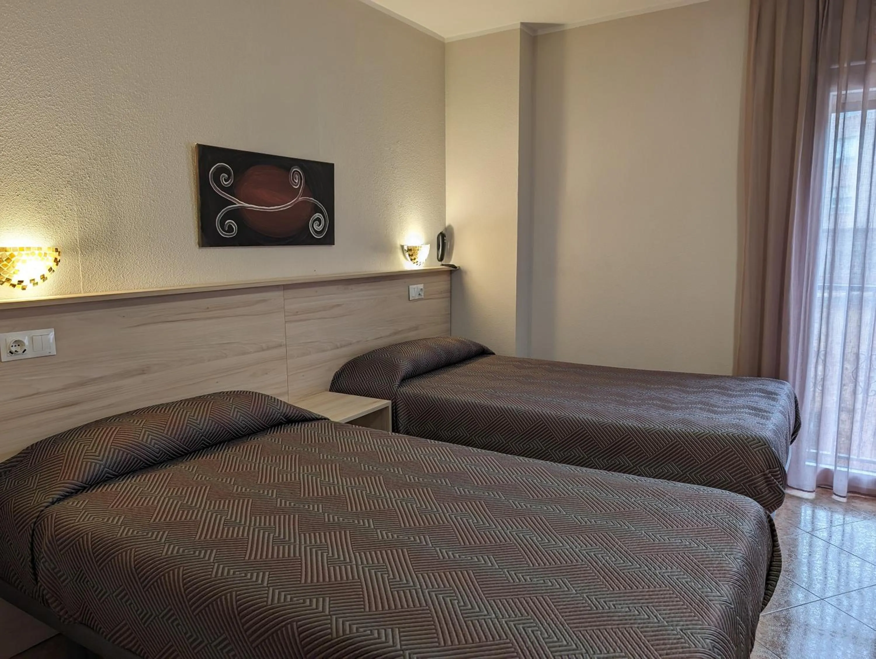 Photo of the whole room, Bed in Gran Hotel Toledo