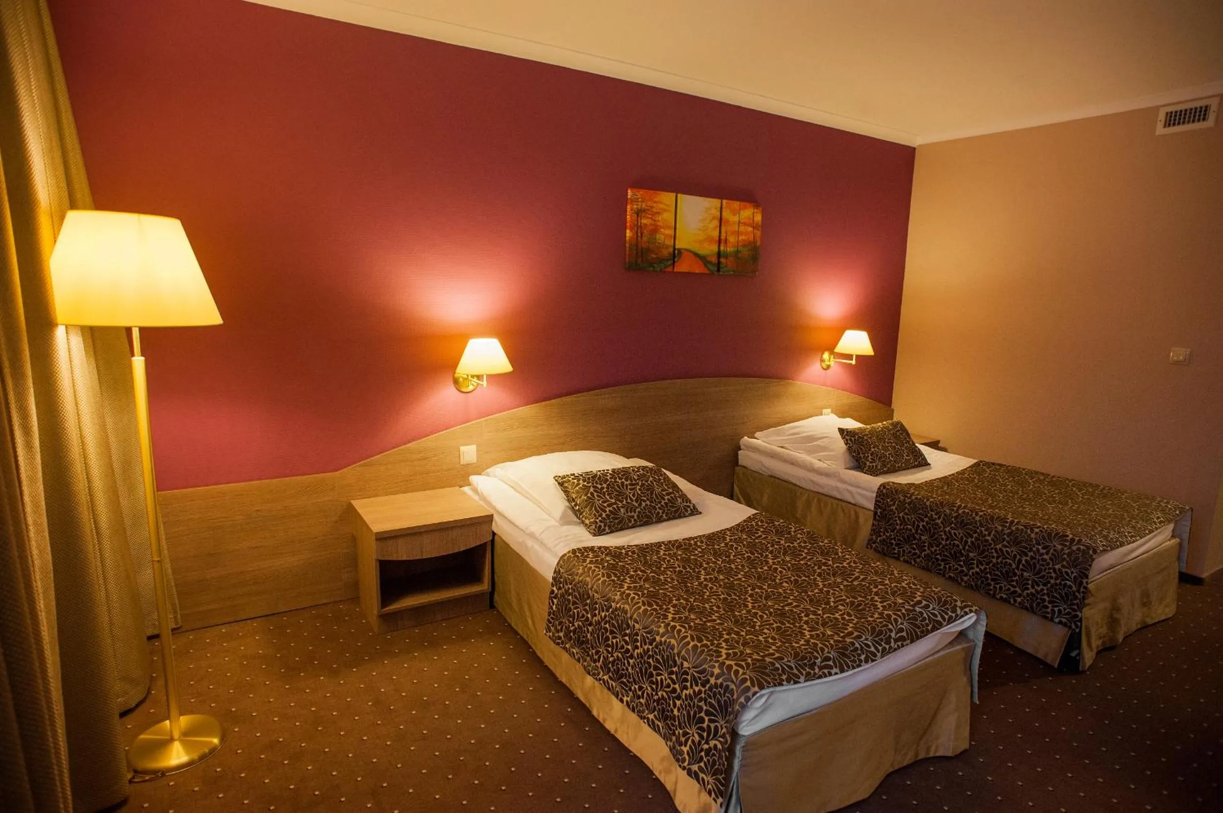 Photo of the whole room, Bed in Hotel Atut w Licheniu