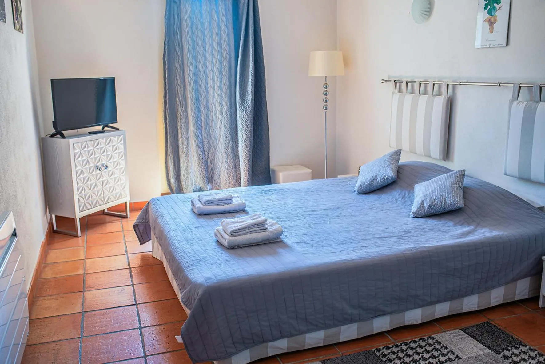 Pegau bedrooms, 3 chambres au centre de Châteauneuf-du-Pape