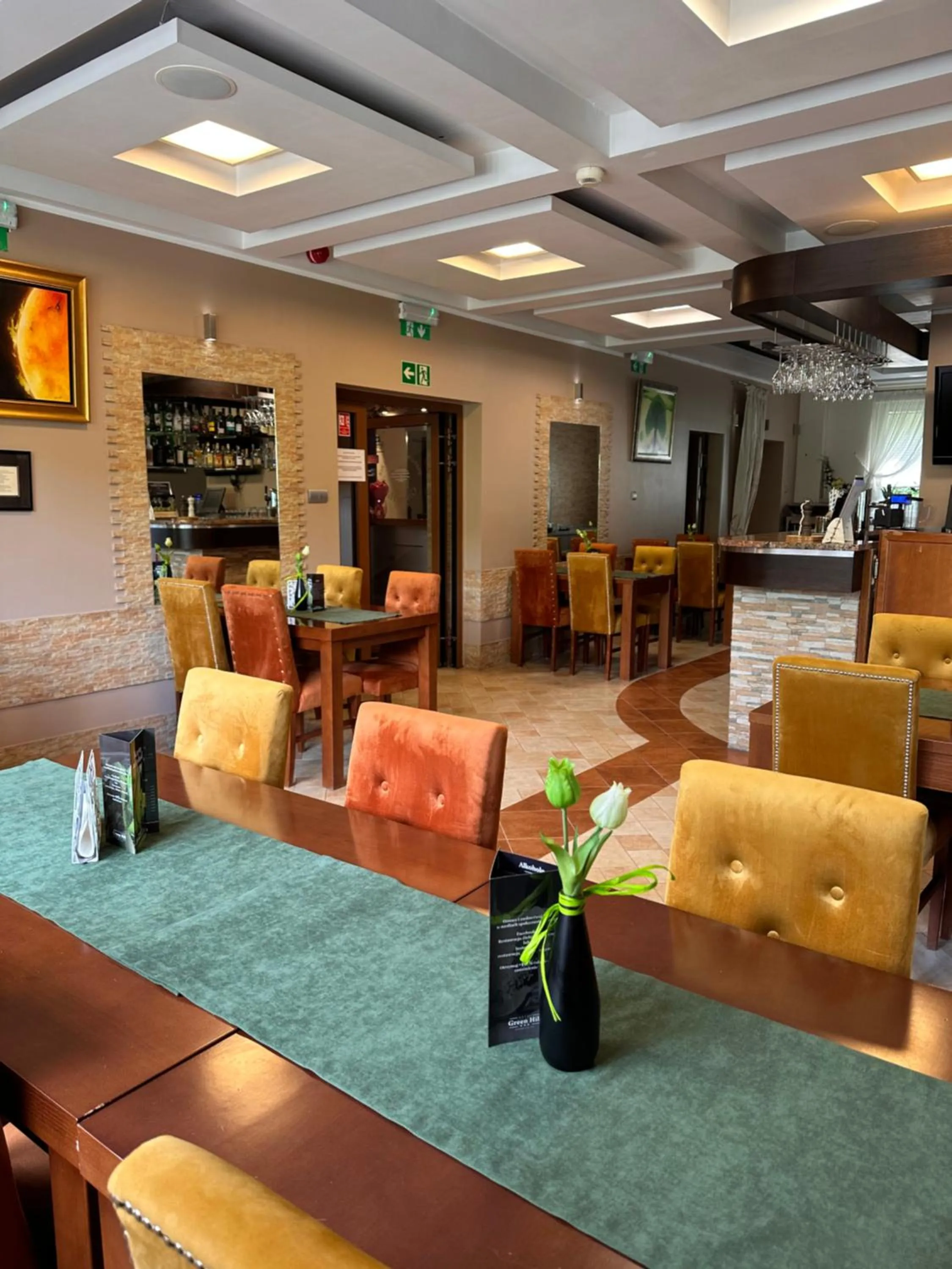 Restaurant/places to eat in Centrum Green Hill Business & SPA