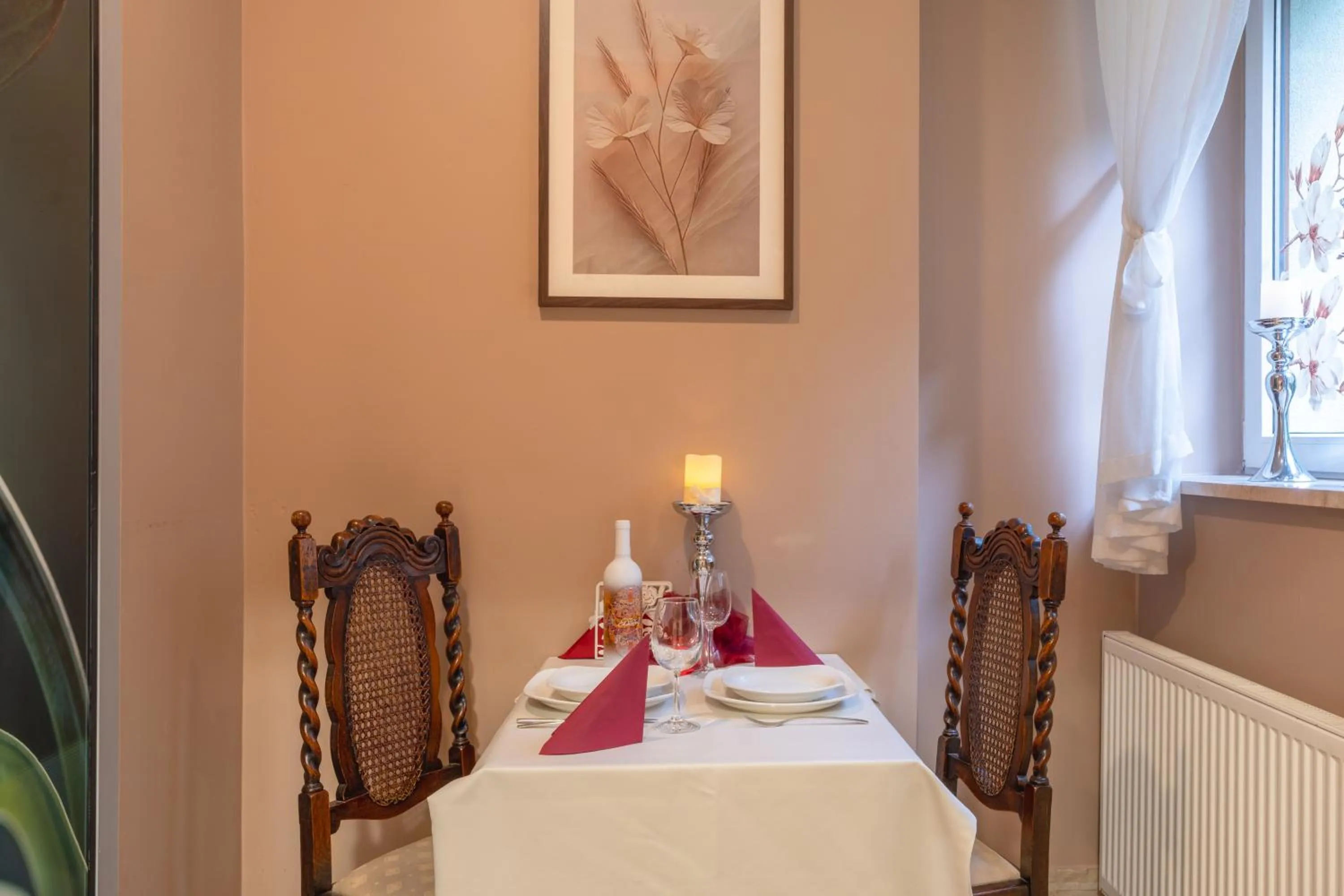 Restaurant/places to eat in Centrum Green Hill Business & SPA